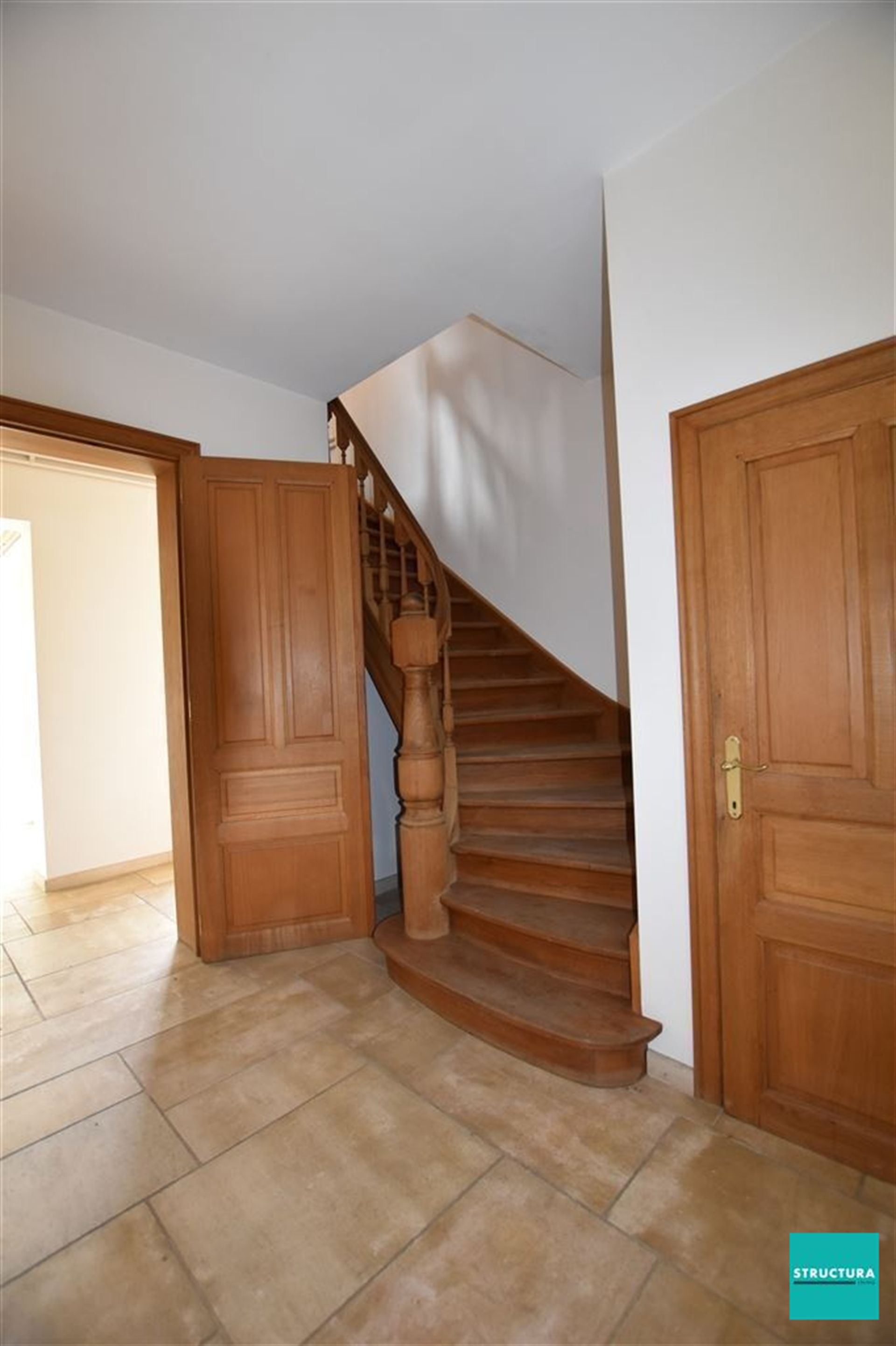 Unieke villa te huur in Humbeek foto 2