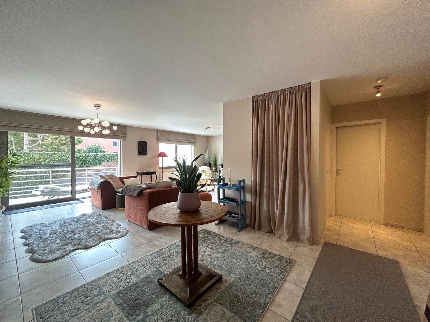 Instapklaar 2-slaapkamer appartement op wandelafstand van centrum Roeselare! foto 4