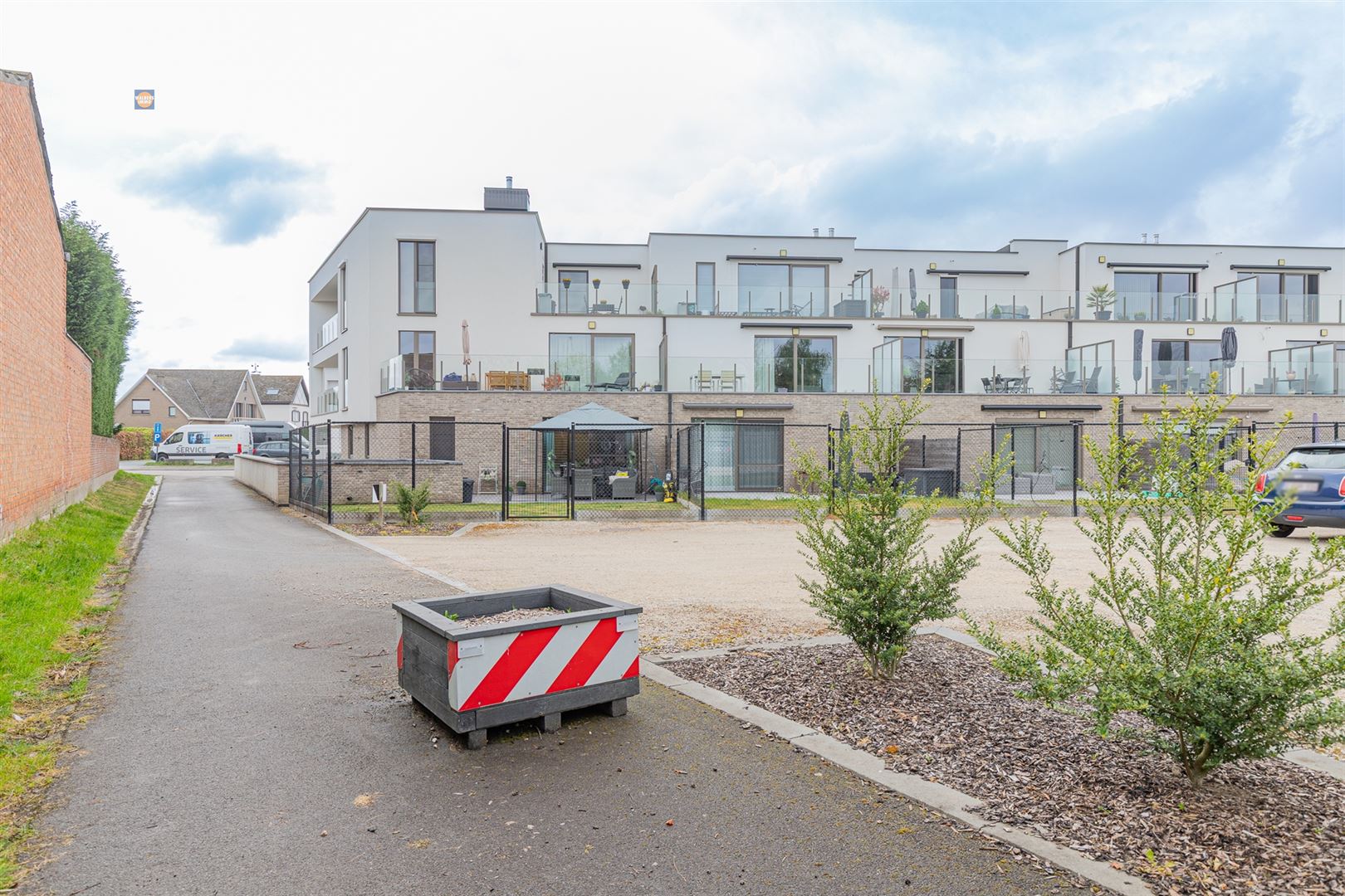 Instapklaar en energiezuinig gelijkvloersappartement met tuin en privé autostaanplaats foto 6