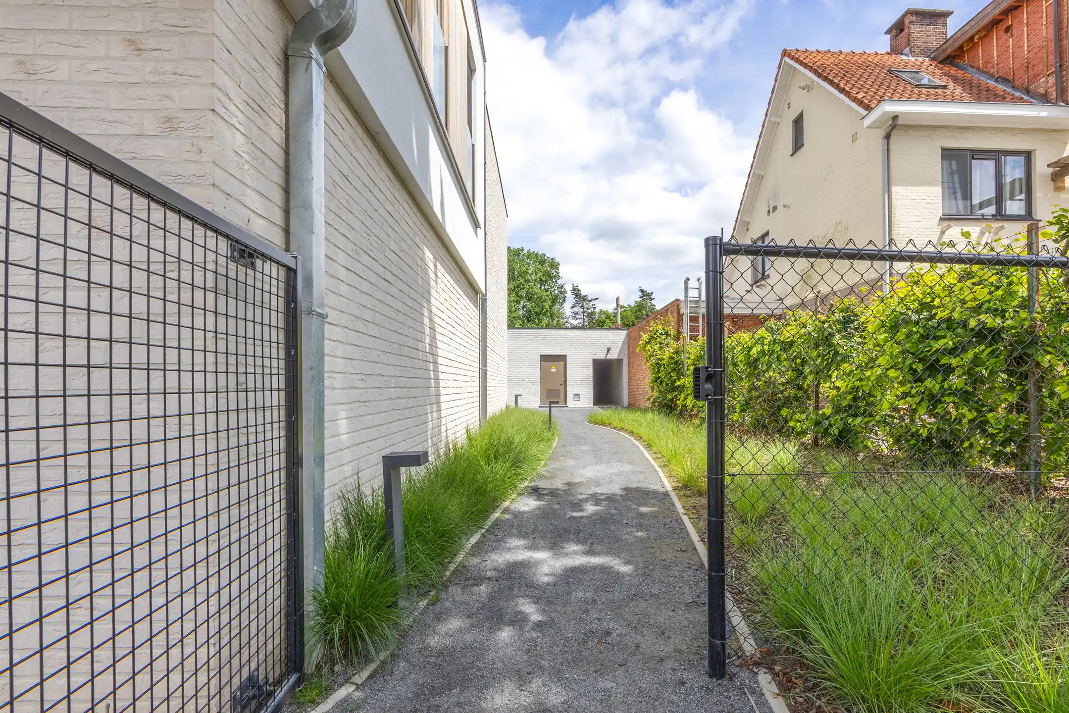 Stijlvol gelijkvloers appartement met tuin foto 24