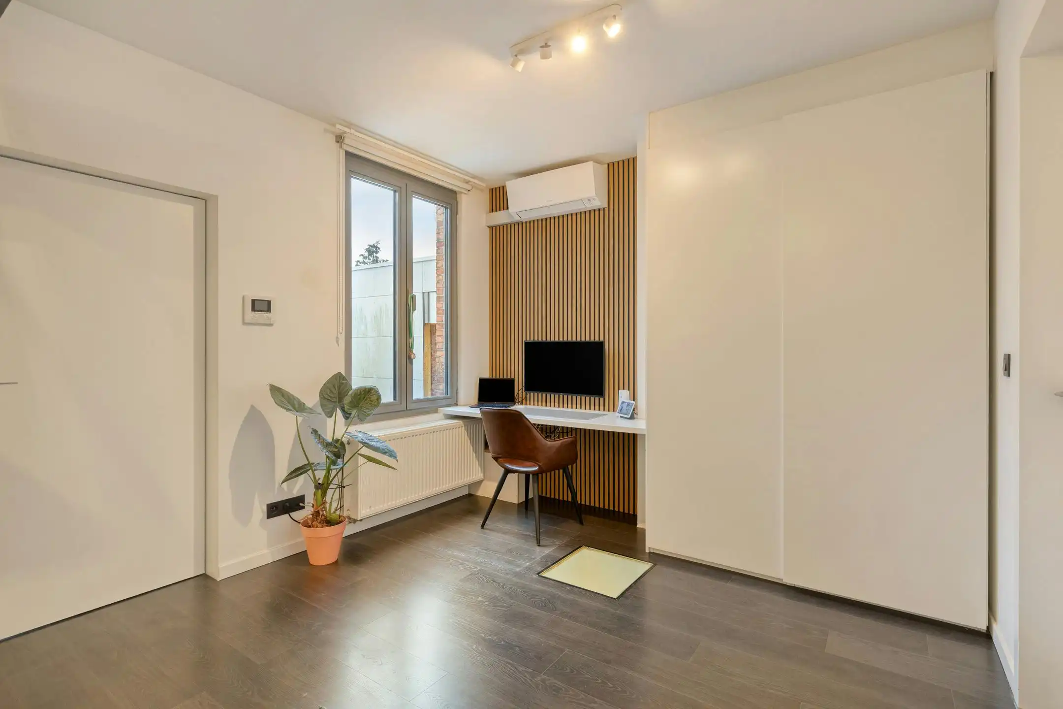 Prachtig huis met 4 slaapkamers en tuin te koop in Wilrijk foto 14