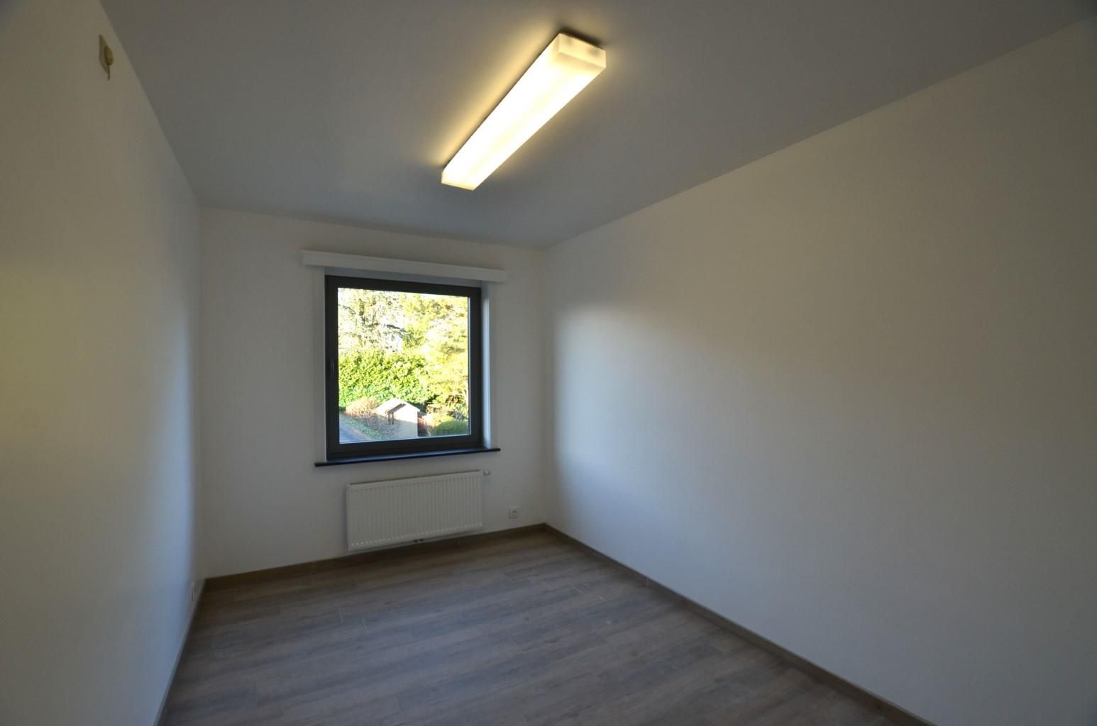 Prachtig gerenoveerd app met 2 slpk + garagebox foto 9