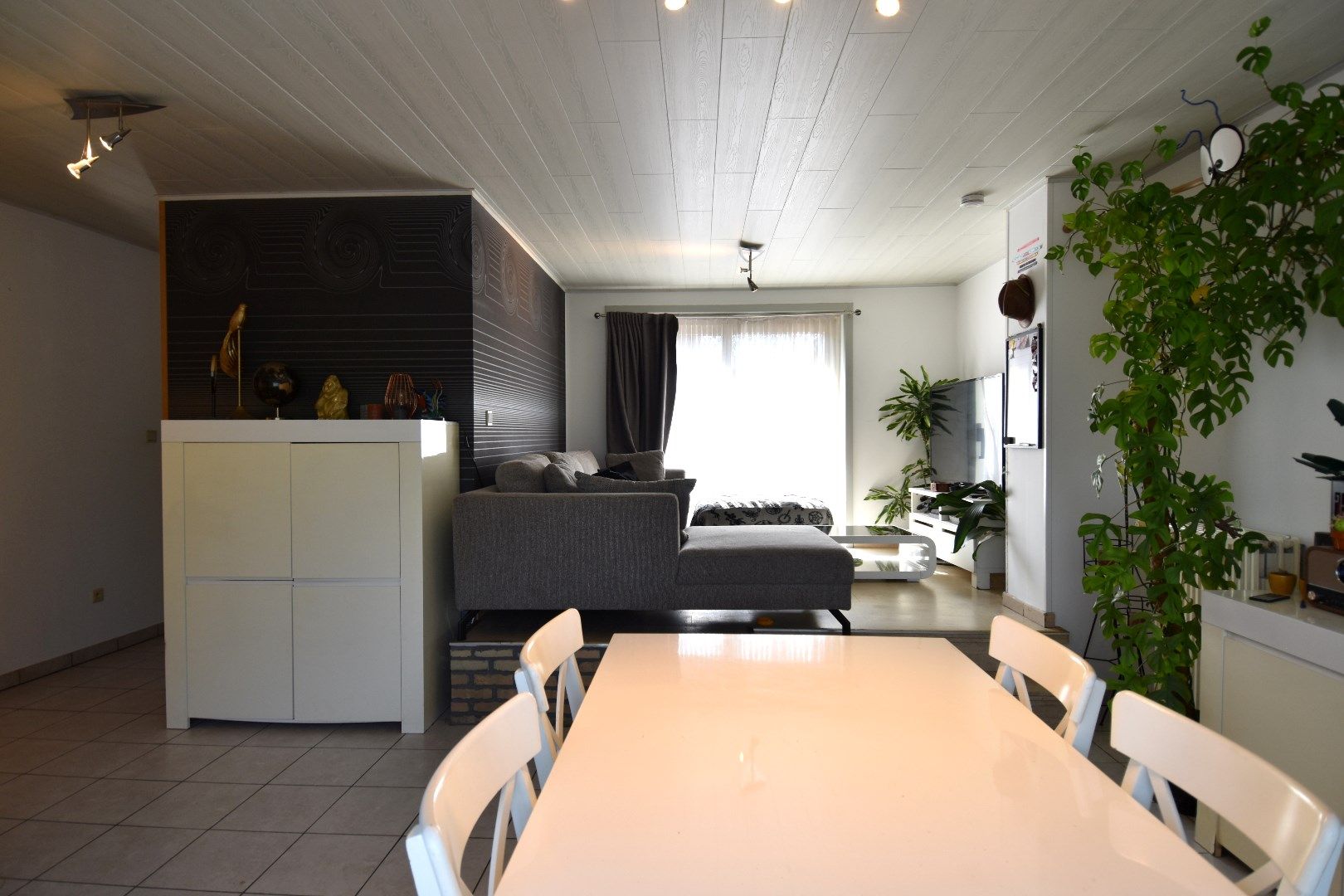Instapklare gezinswoning met 4 slaapkamers, zonneterras en garage te koop in Bergelen te Gullegem foto 5