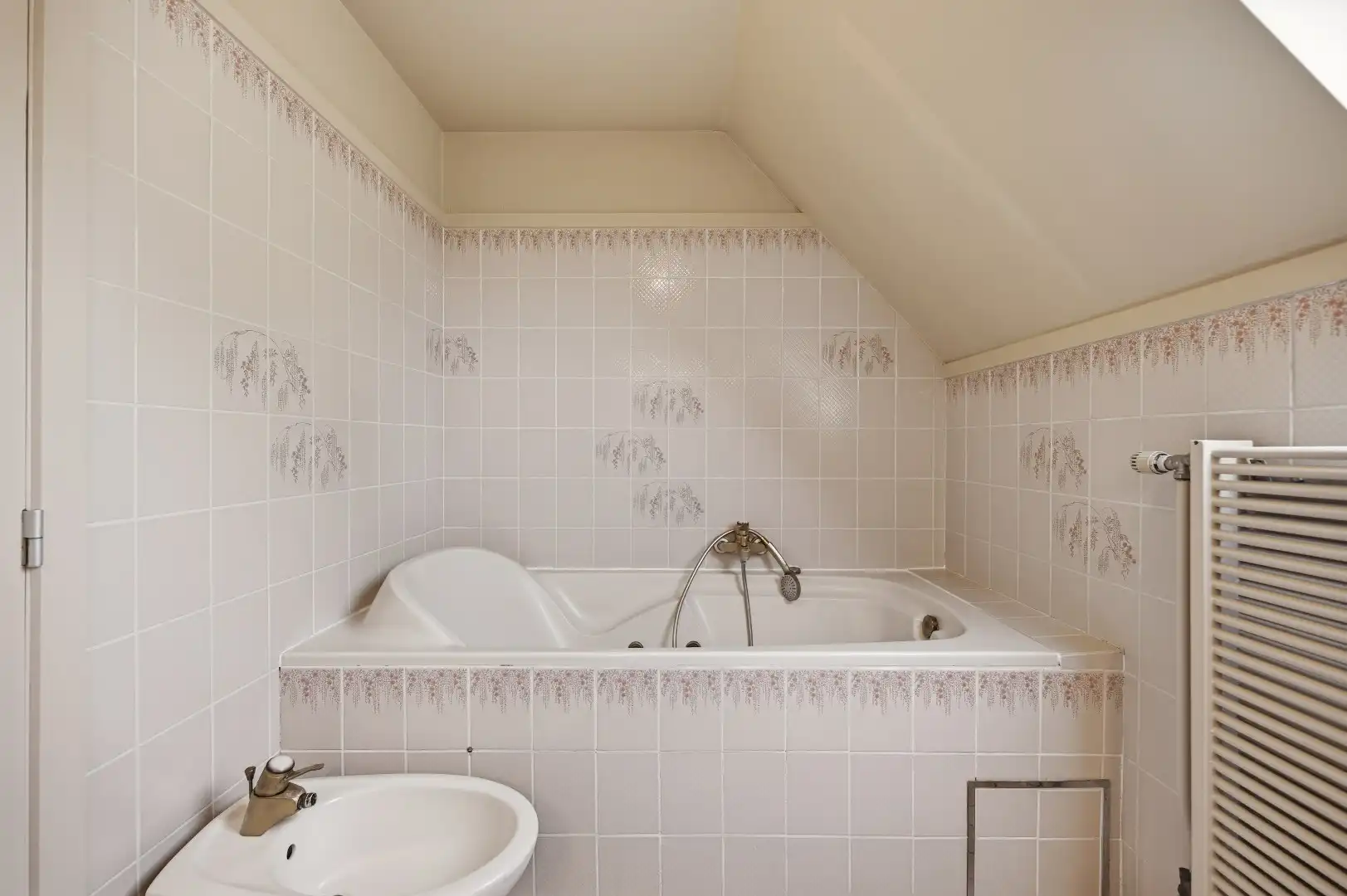 Exclusieve stijlvolle villa met prachtige tuin in rustige omgeving foto 14