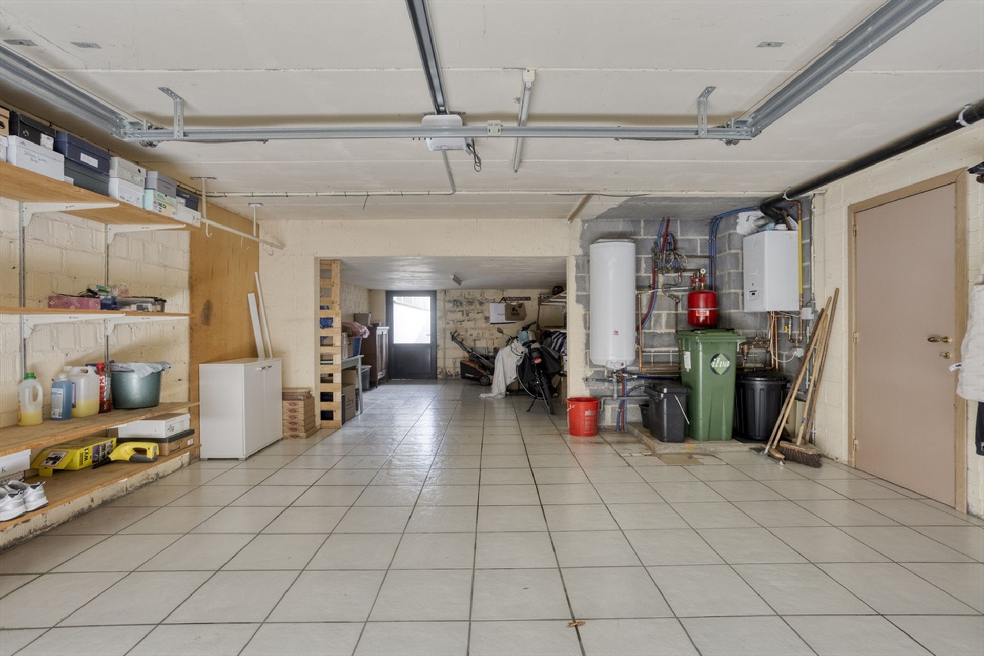 Riante Woning met 4 Slaapkamers foto 31