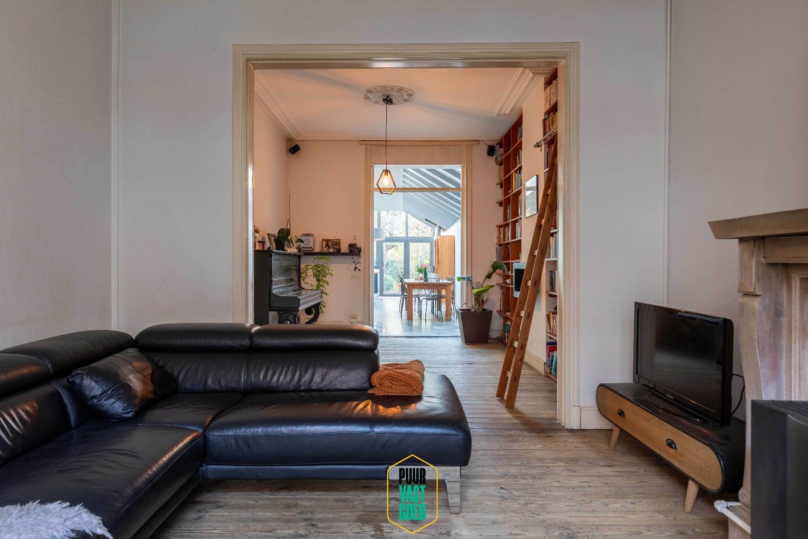 Karaktervolle burgerwoning met 5 slaapkamers en zonnige tuin, nabij de Kruispoort. foto 7