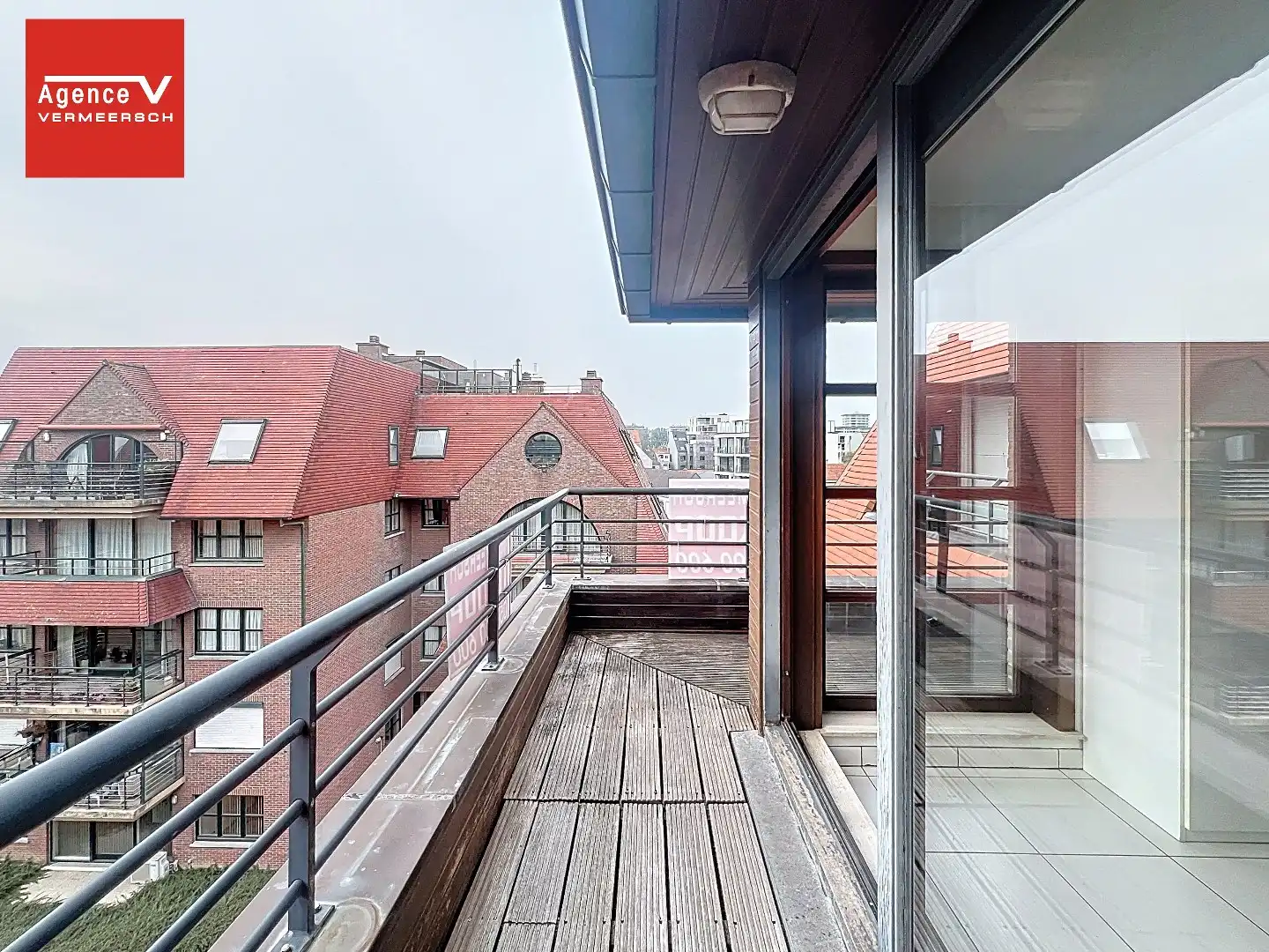 Ruime en residentieel gelegen studio (57m²) met zonneterras.  foto 2