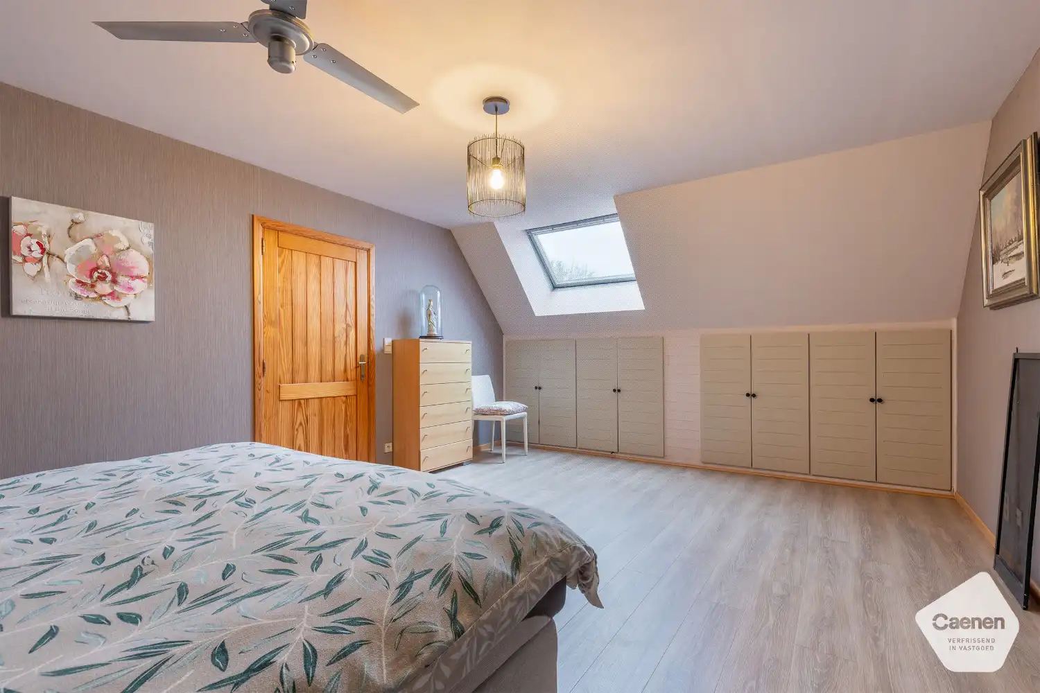 AUTHENTIEKE WONING op 3060&nbsp;m²&nbsp;in landelijke omgeving met 5 slaapkamers en 2 ruime bijgebouwen foto 17