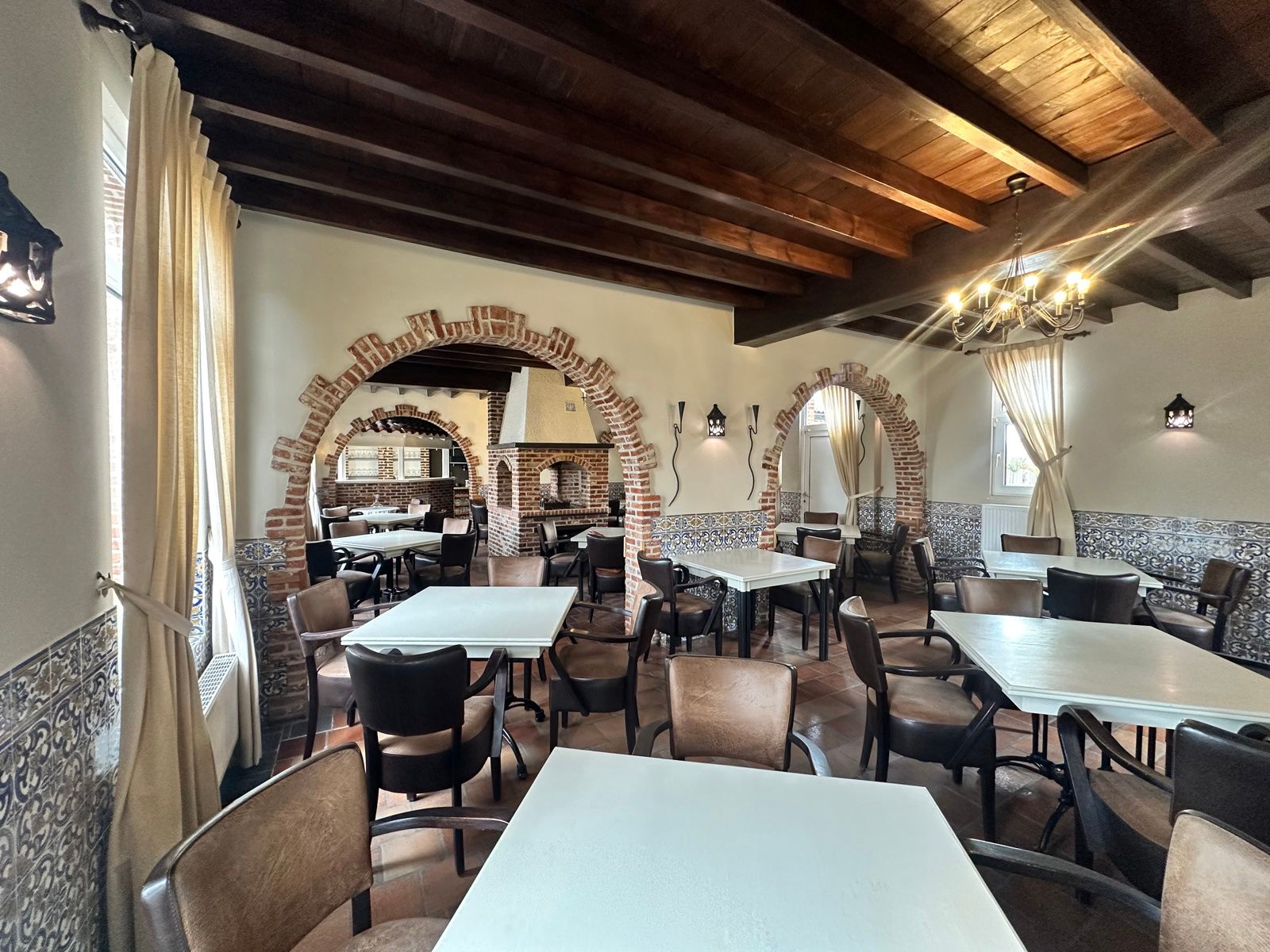 Veelzijdig horecapand met terras en privéparking foto 8