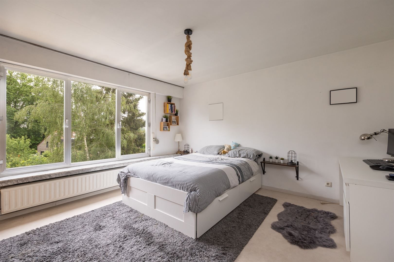 Kantoor met grote vitrine en duplex appartement foto 25