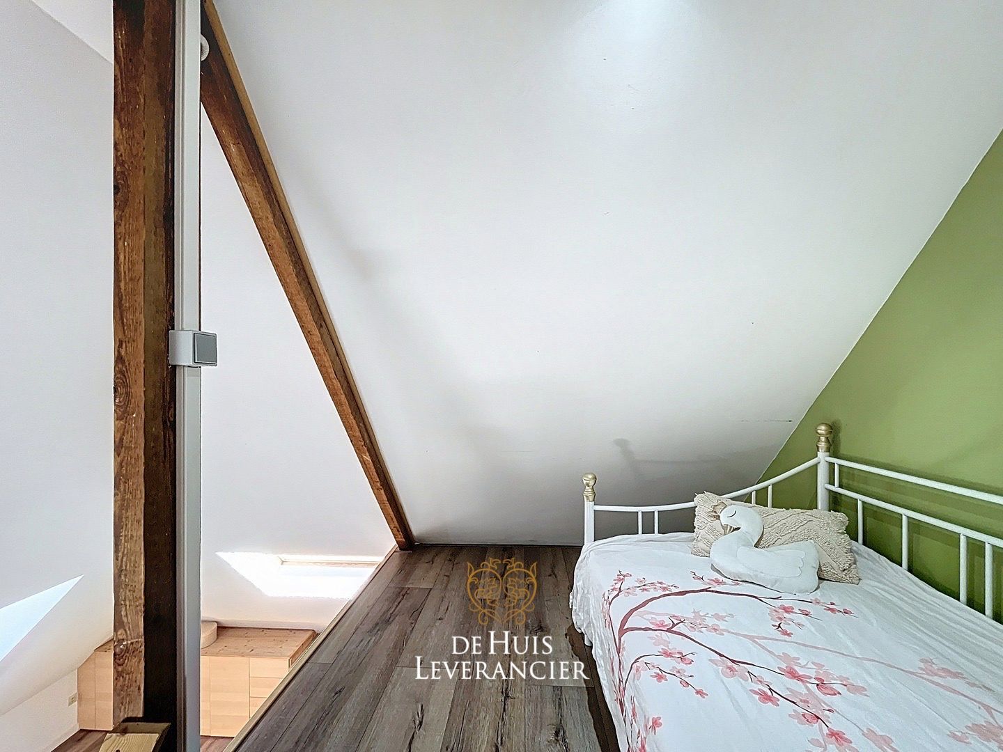 Prachtige, gerenoveerde woning met tuin en garage op toplocatie te koop in Mortsel! foto 26