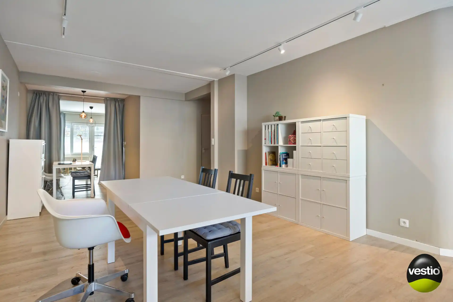 Leuke, gerenoveerde handelsruimte (ca. 80 m²) aan het Capucienenplein! foto 9