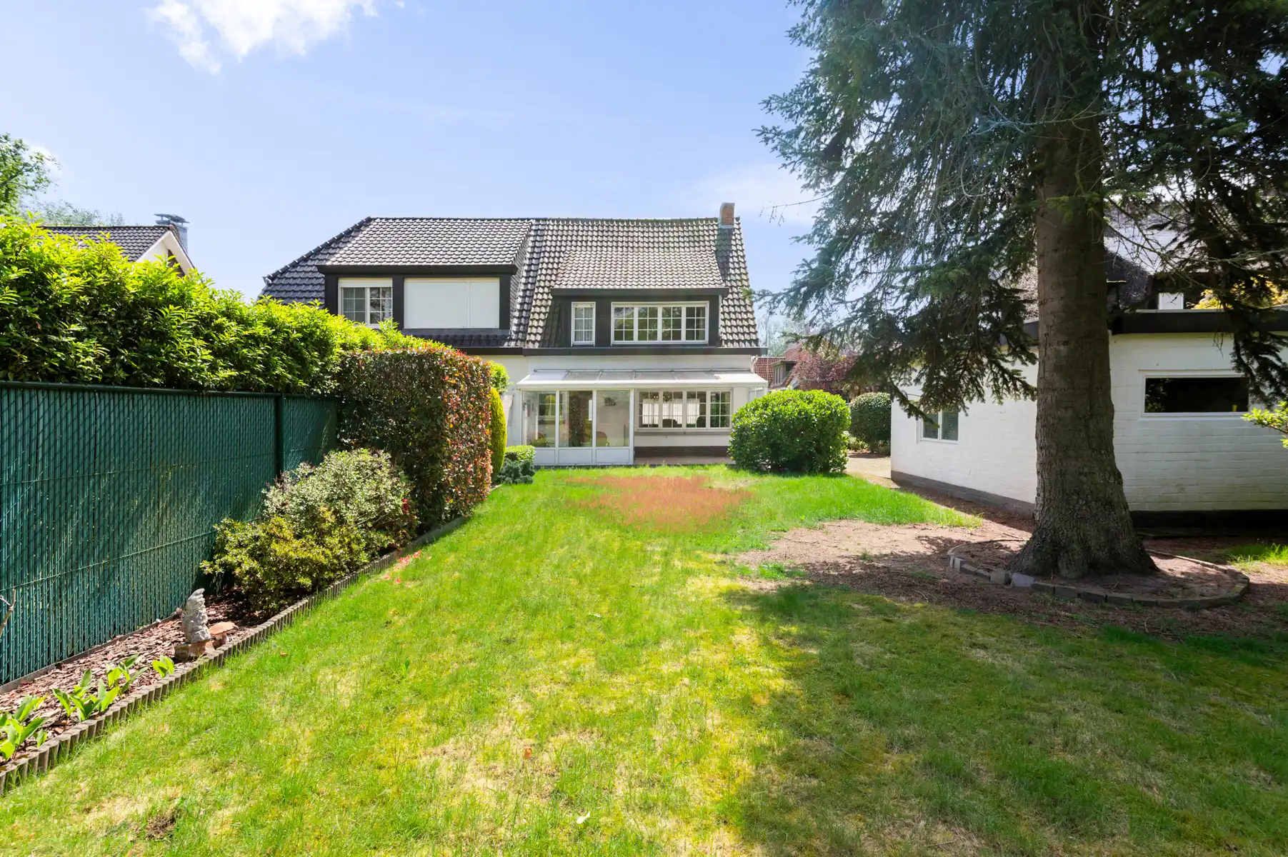 Te renoveren charmante woning op top locatie in Kapellen foto 6