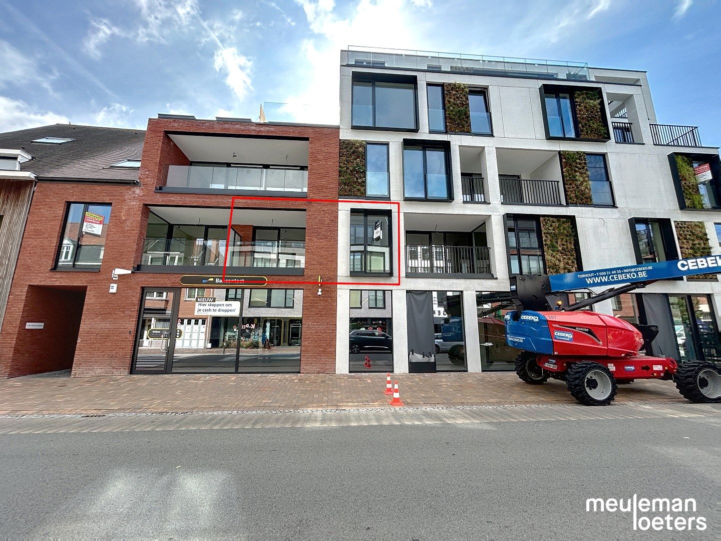 Nieuwbouw appartement met terras en garage foto {{pictureIndex}}