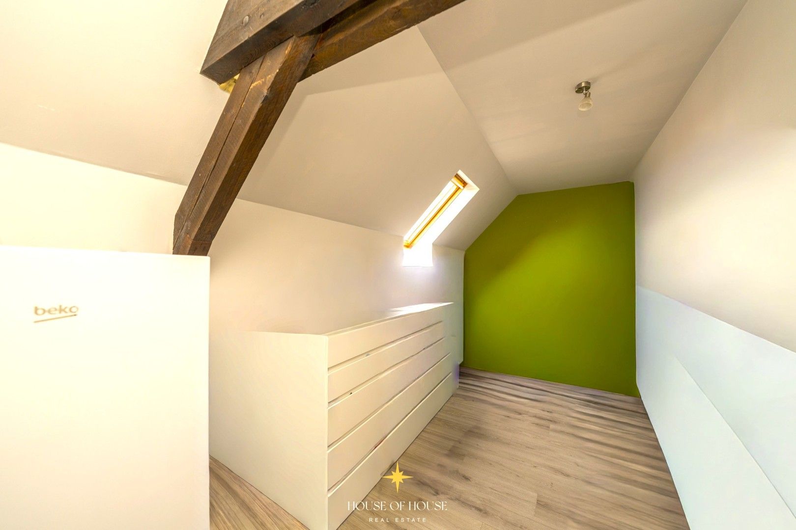 Exceptionele eigendom: Oude Gemeenteschool met directeurswoning, 3 appartementen en studio – zonder renovatieverplichting foto 36