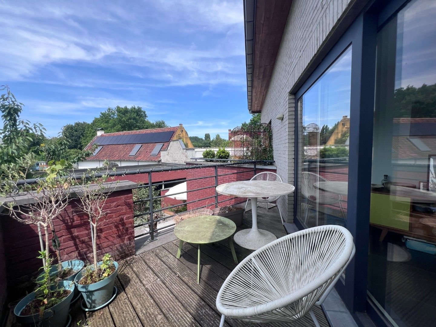 Ruim appartement met twee slaapkamers en terras te huur in Sint-Amandsberg foto 10