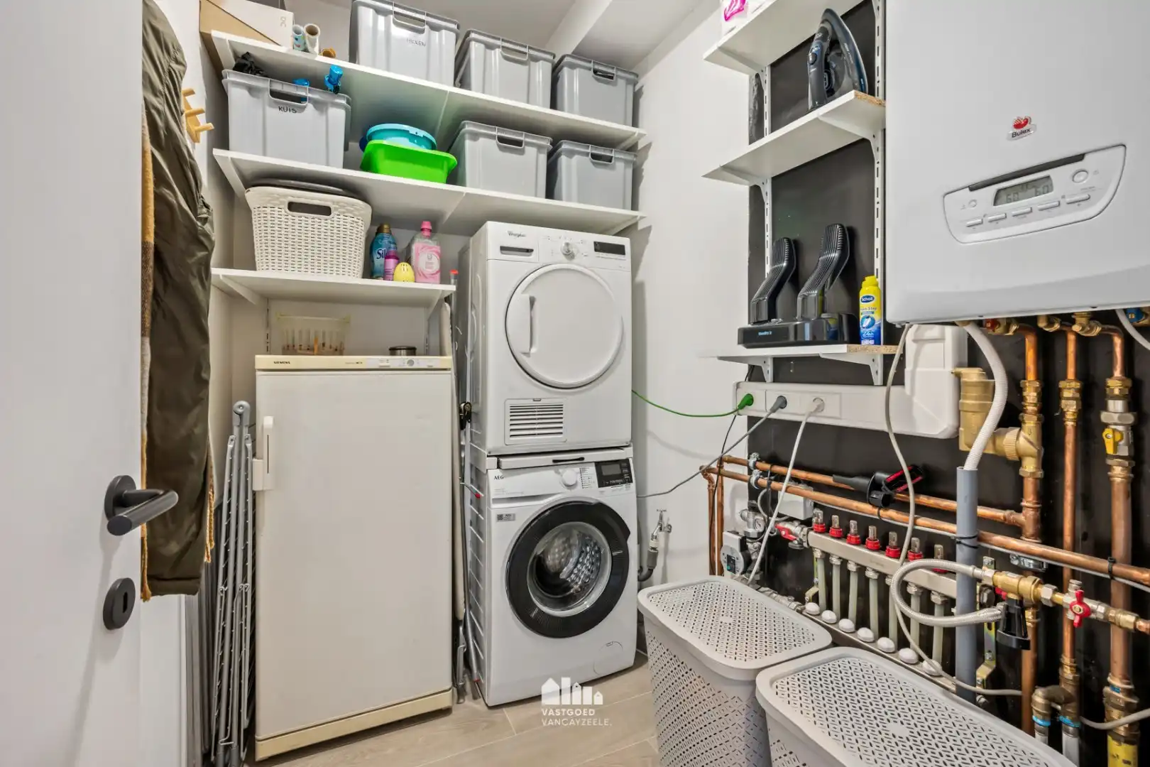 Volledig gerenoveerde woning met 5 slaapkamers, zonnige tuin en garage foto 12