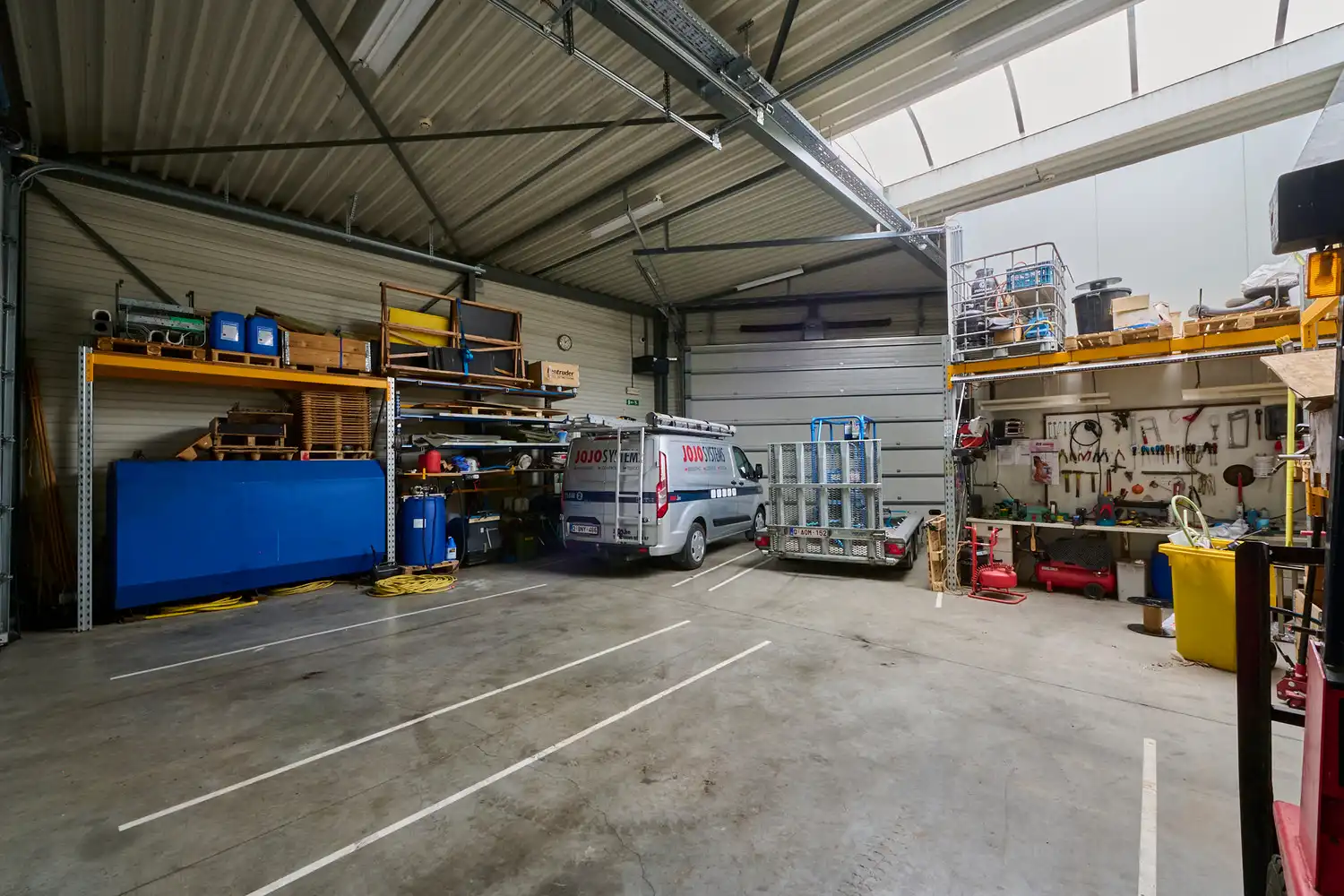 Representatief bedrijfsgebouw met luxe kantoren, showroom en bedrijfshal op zichtlocatie foto 5