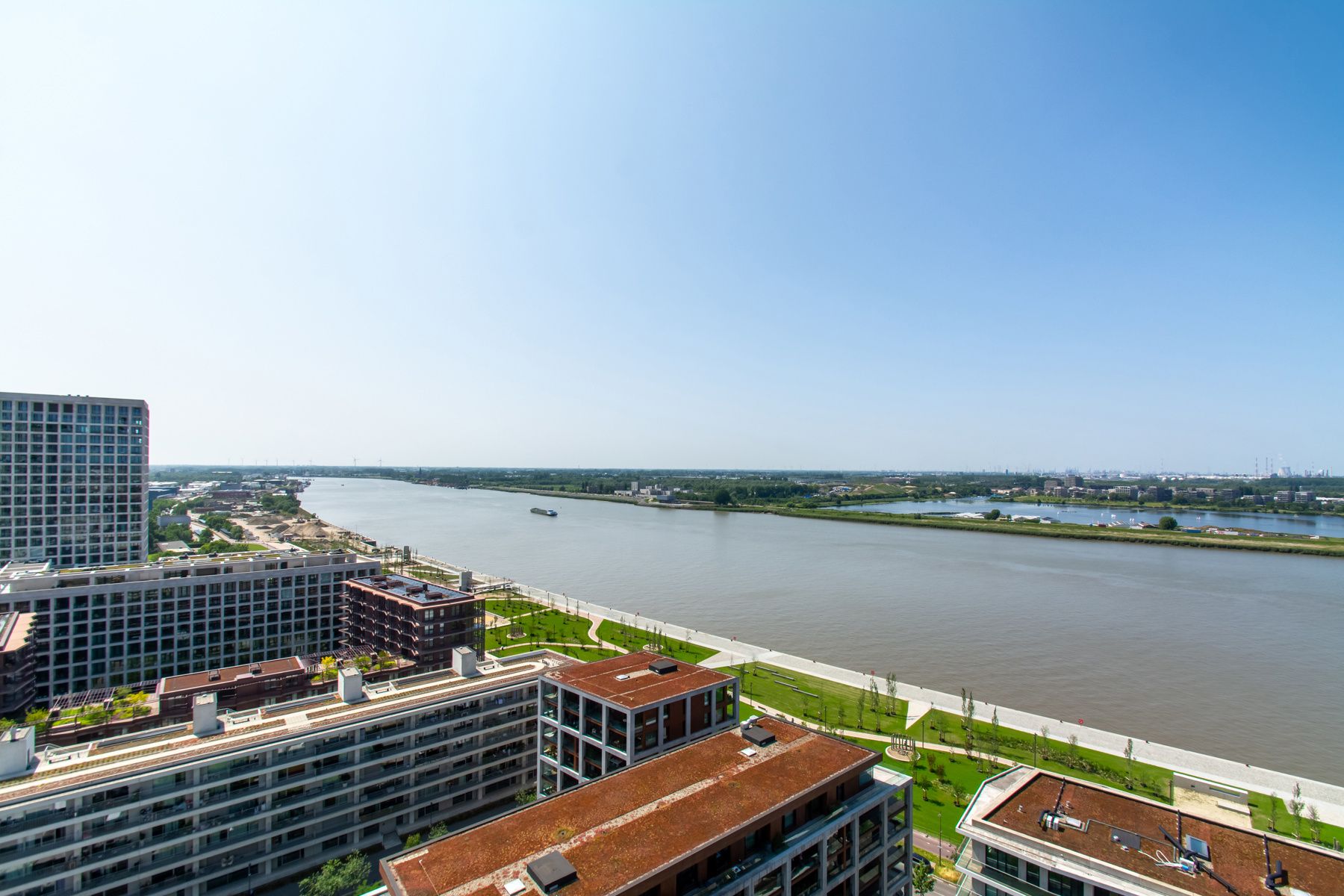 Ongemeubeld 2 slaapkamer appt. met zicht op de Schelde foto {{pictureIndex}}