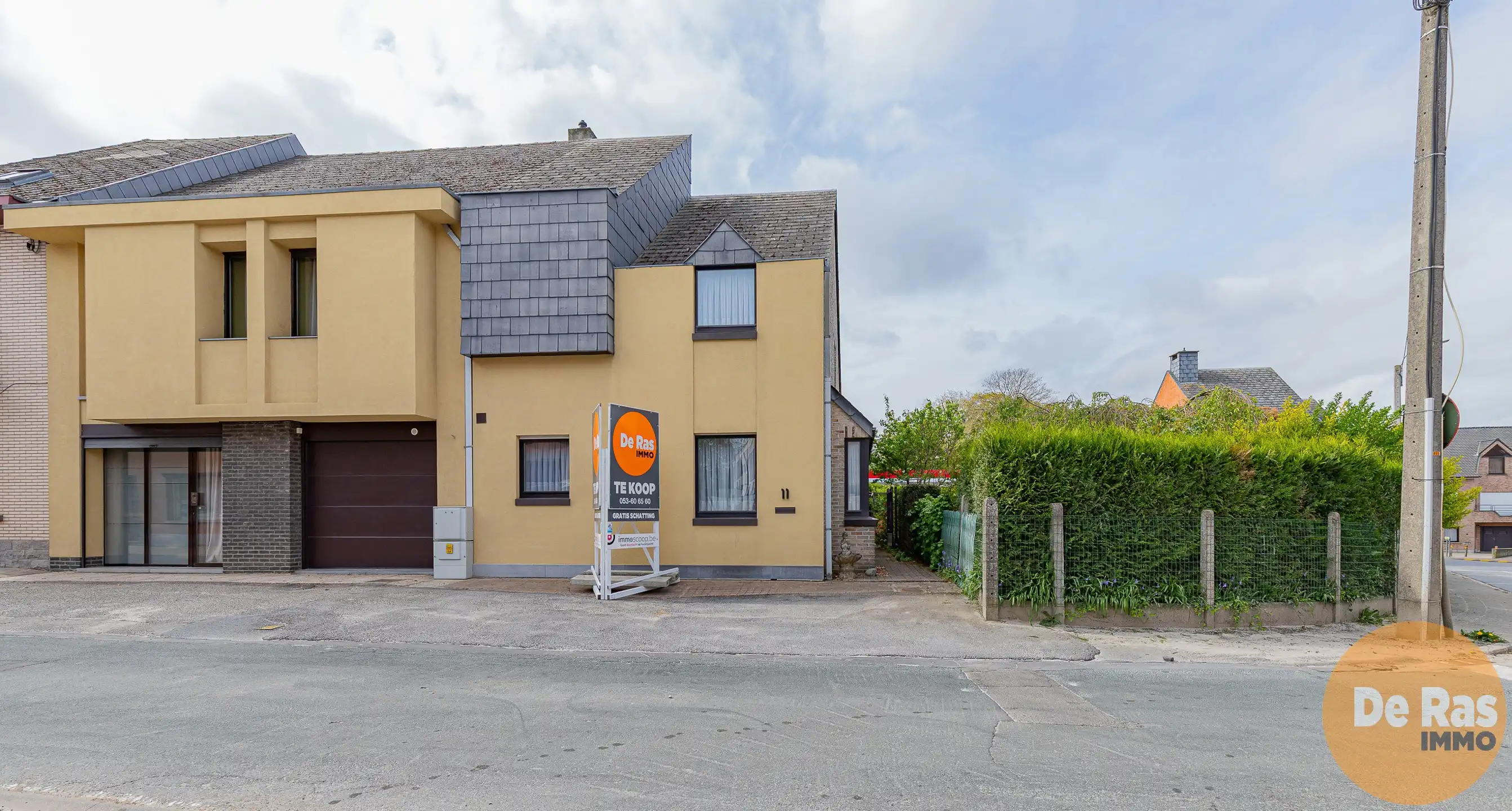 LIEDEKERKE - Ruime gezinswoning met tal van mogelijkheden foto {{pictureIndex}}