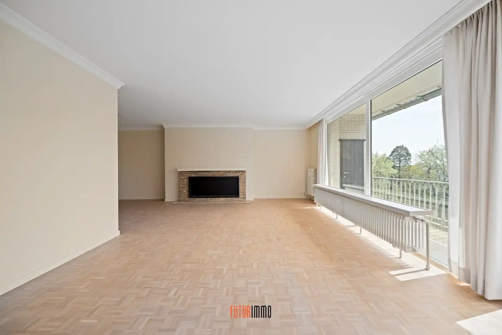 Ruim 3-slpk appartement met parking te Sint-Michiels foto 3