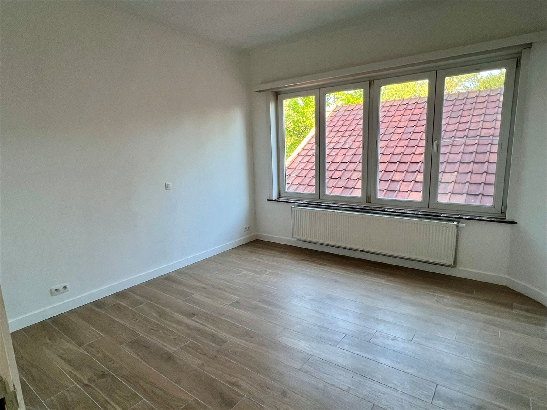 Volledig gerenoveerd appartement met 2 slaapkamers en parking  foto 5