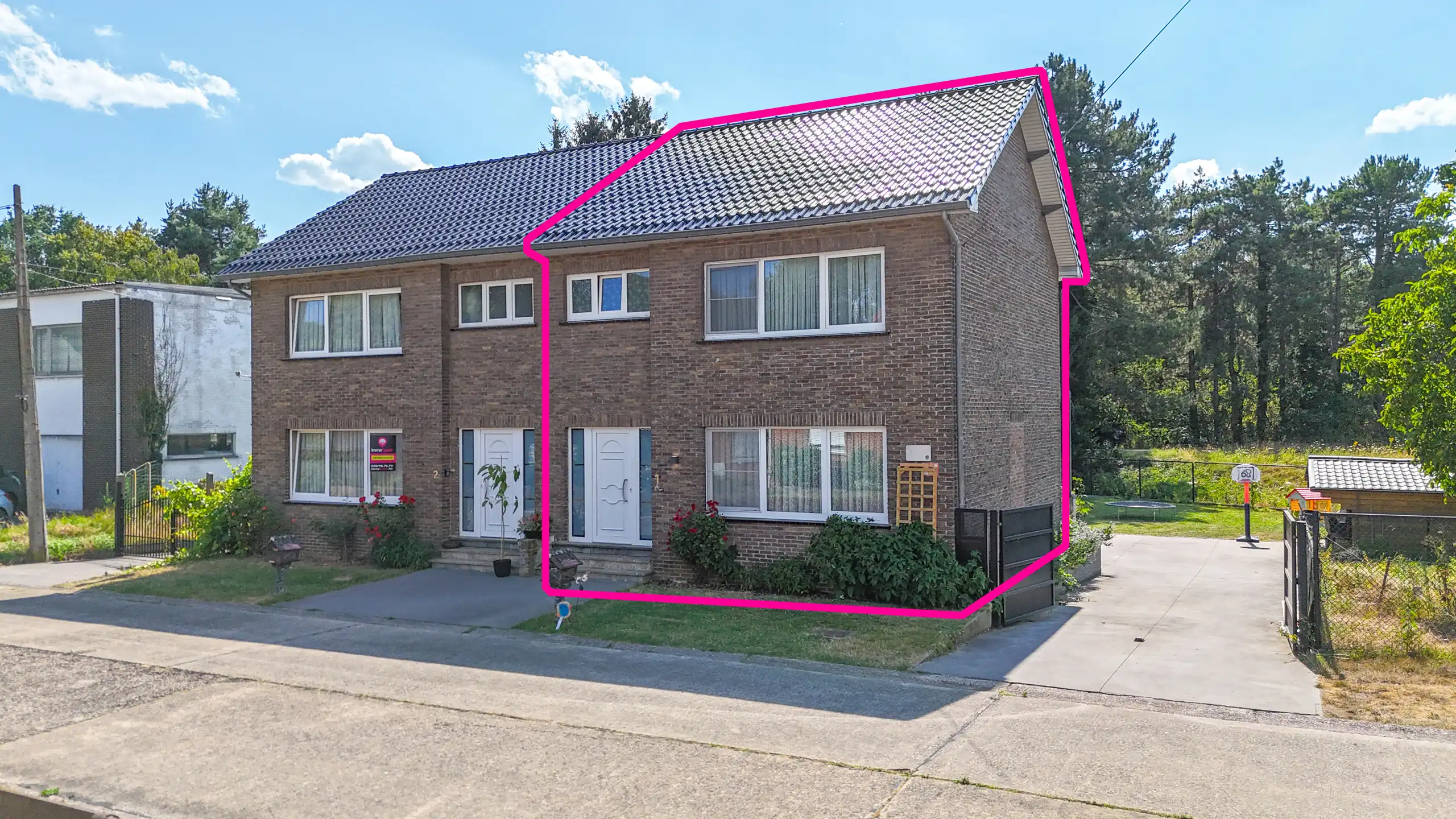 Instapklare woning met 3slpks, kelder en mooie tuin in Ham! foto {{pictureIndex}}