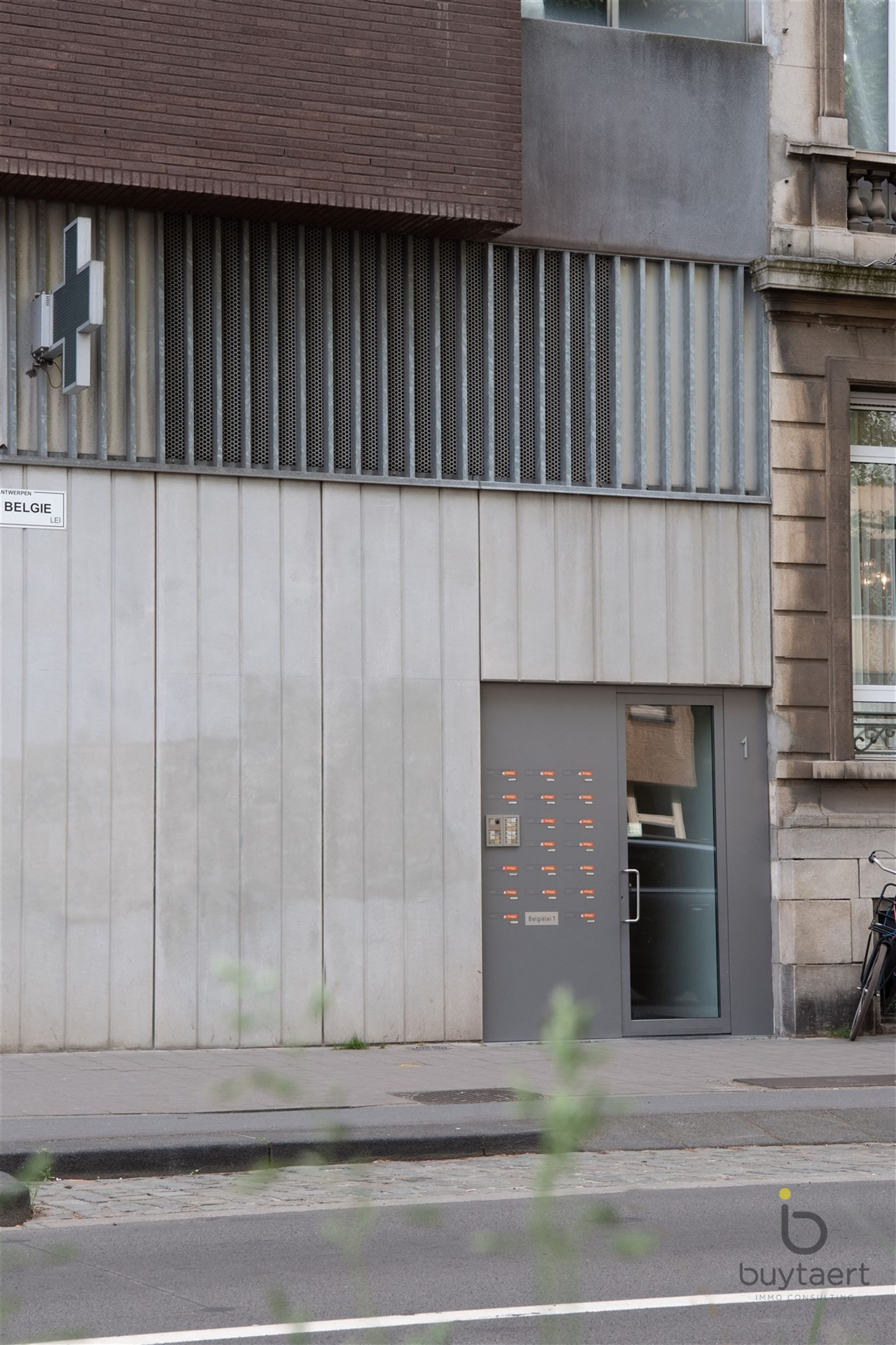 Lichtrijk hoekappartement met prachtig vergezicht over de stad + P foto 26