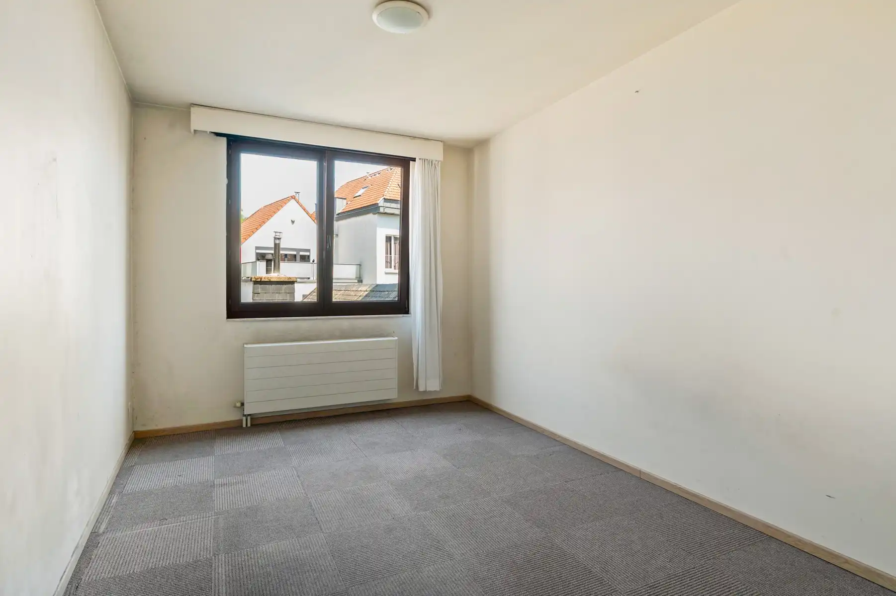 Lichtrijk appartement met terras op uitstekende locatie foto 9