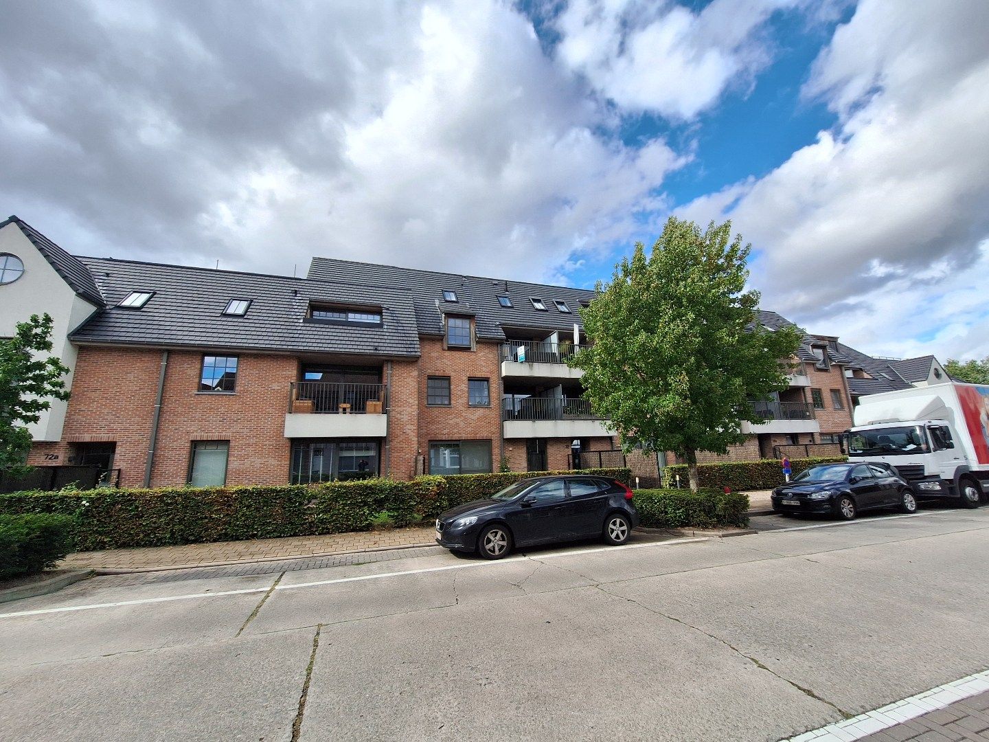 Recent appartement met 2 slaapkamers en 2 autostaanplaatsen foto 12