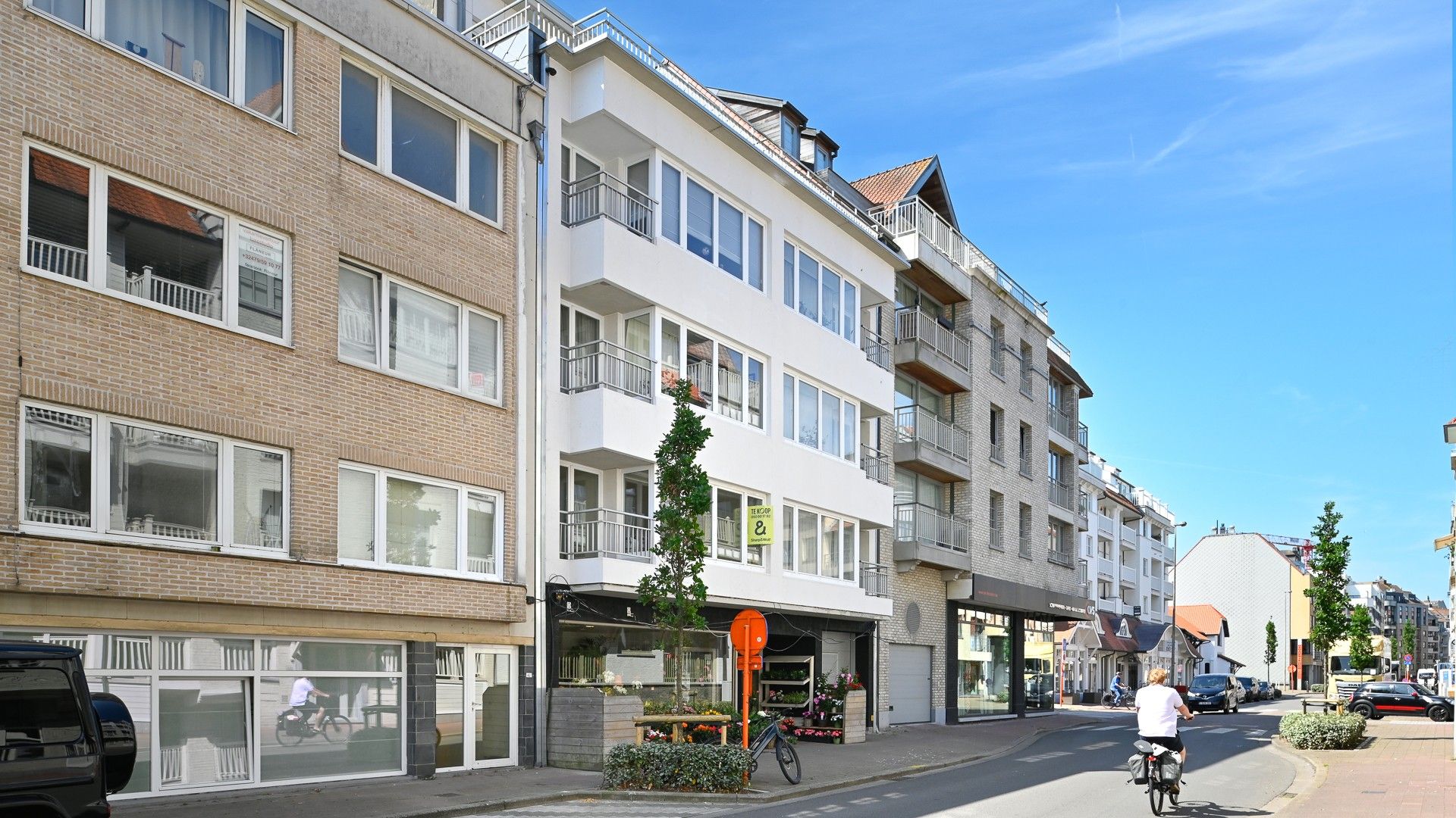 Smaakvol  2-slaapkamerappartement nabij het Zoute foto {{pictureIndex}}