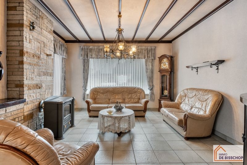 Te renoveren woning met 4 slaapkamers, zongerichte tuin en garage foto 4