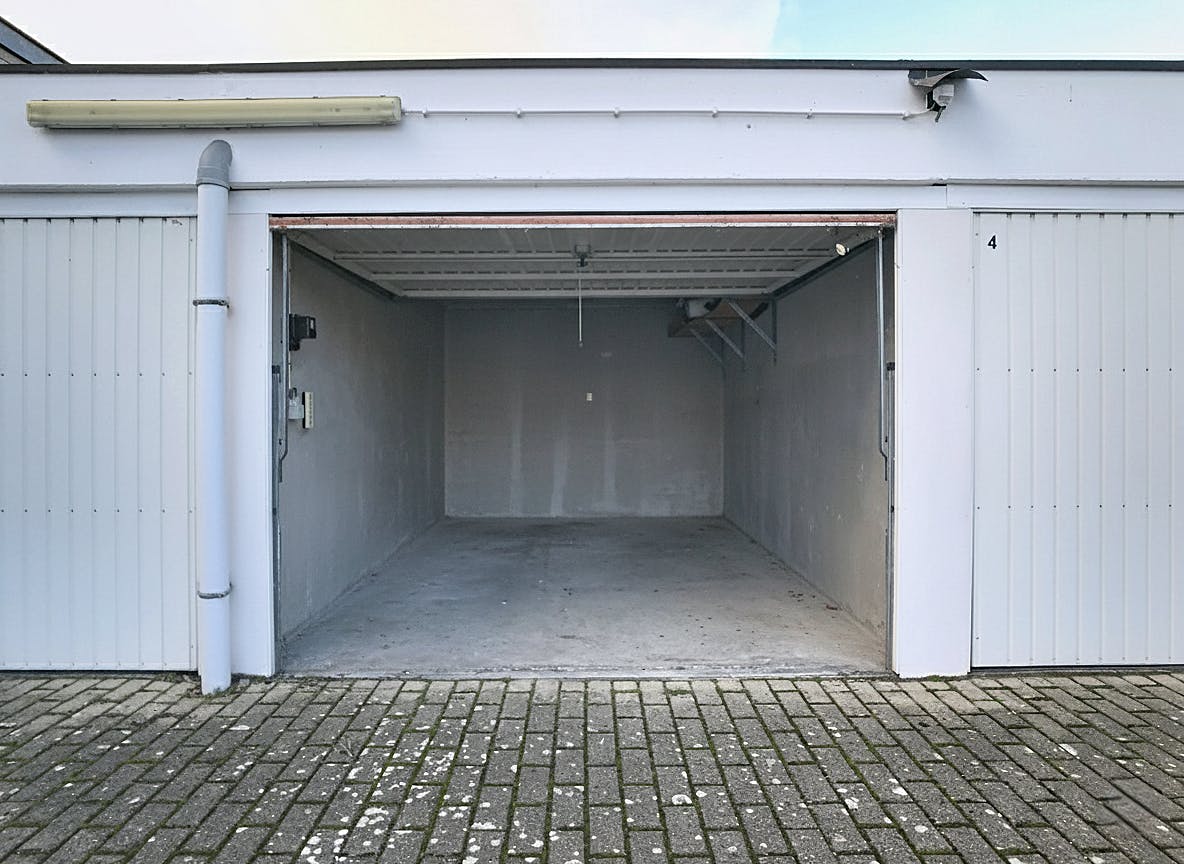 Goedgelegen garagebox op wandelafstand van de Zeedijk! foto 2