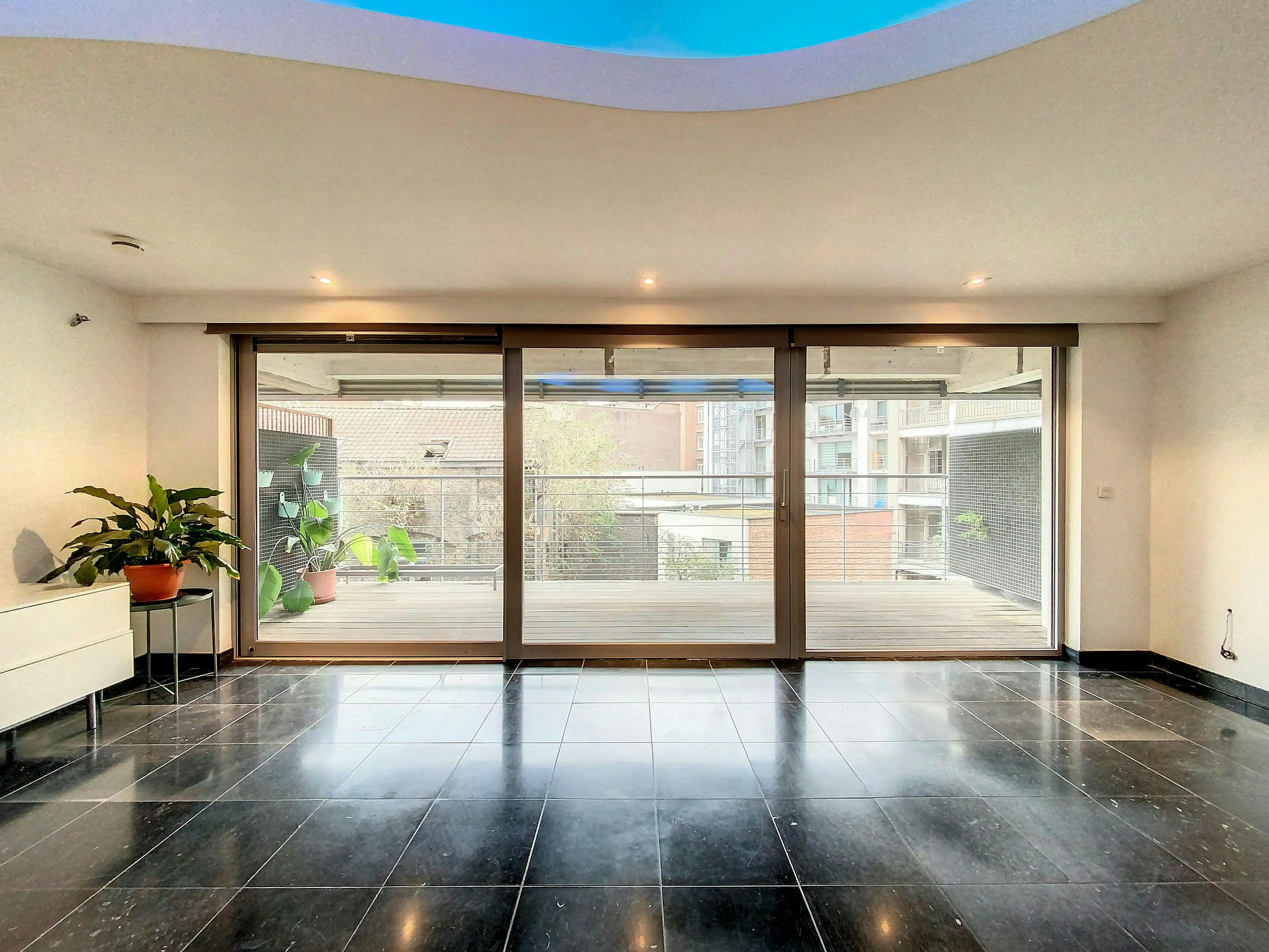 Loft nabij Zuidstation Sint-Gillis met 2 slaaphoeken/-kamers foto 3