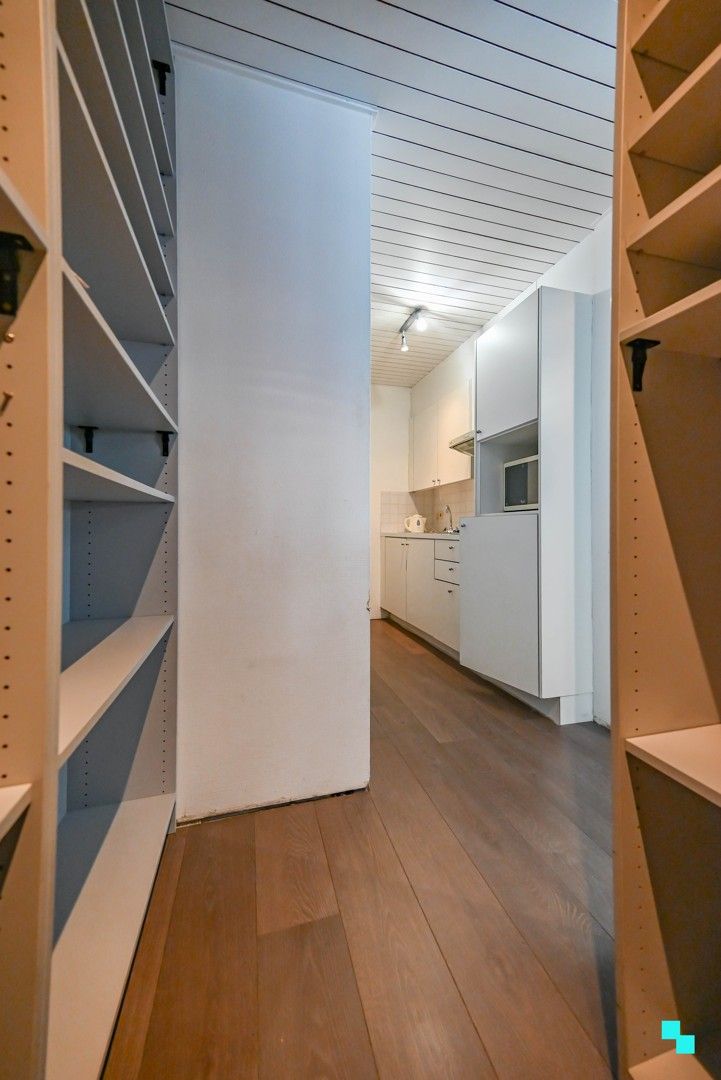 Centraal gelegen handelspand met etalage in hartje Lendelede foto 16