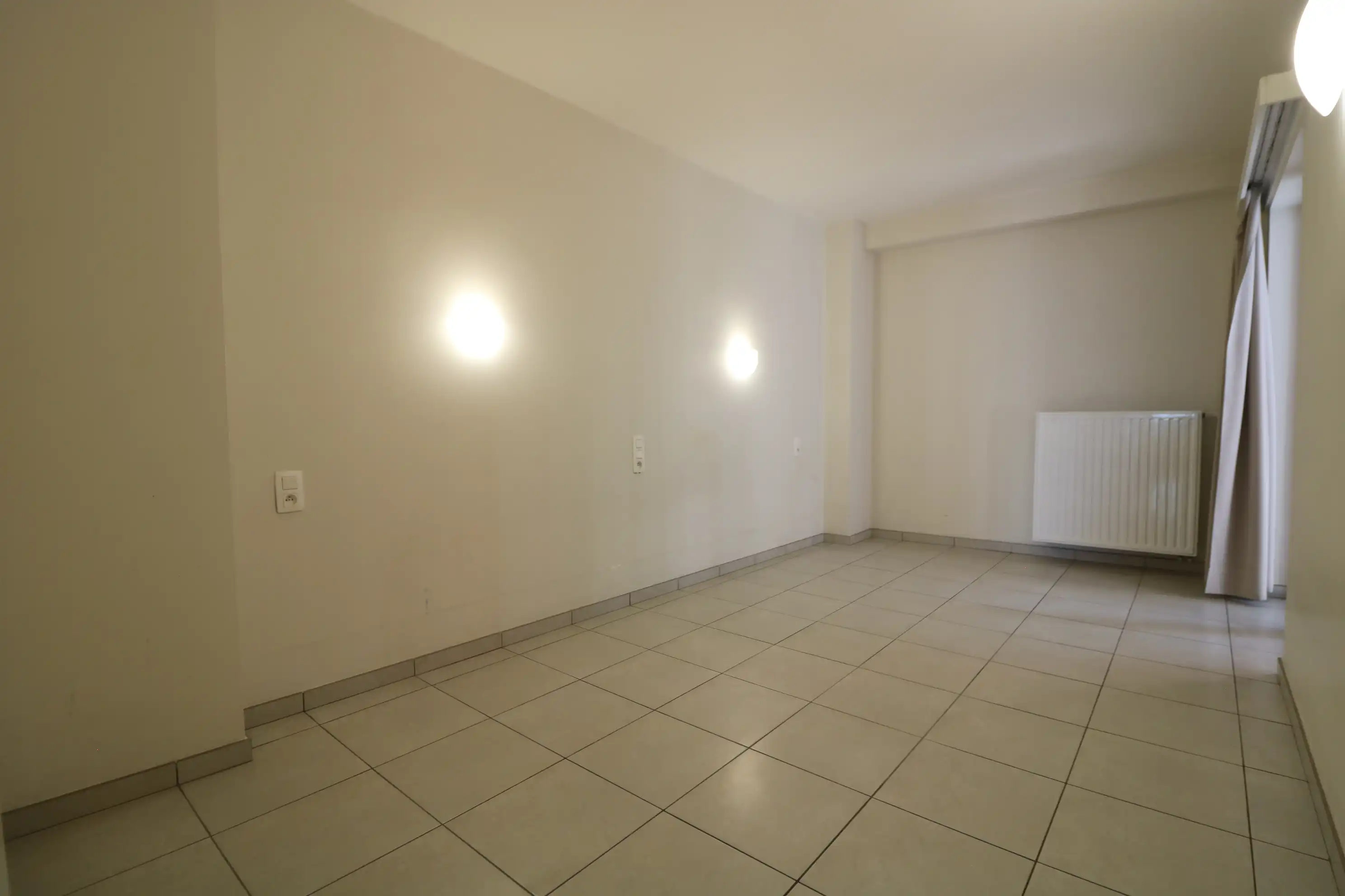 Bijzonder ruim (90 m²), hedendaags 2-slaapkamerappartement met prachtig frontaal zicht op zee.  foto 5