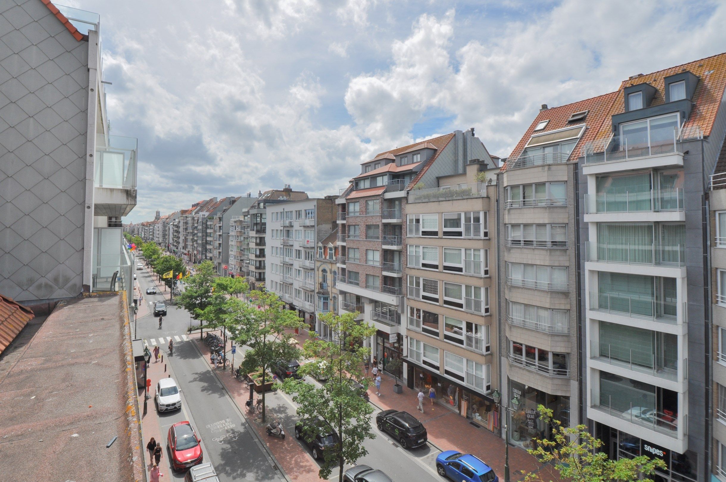 Volledig gerenoveerd appartement gelegen in het commercieel centrum. foto 12