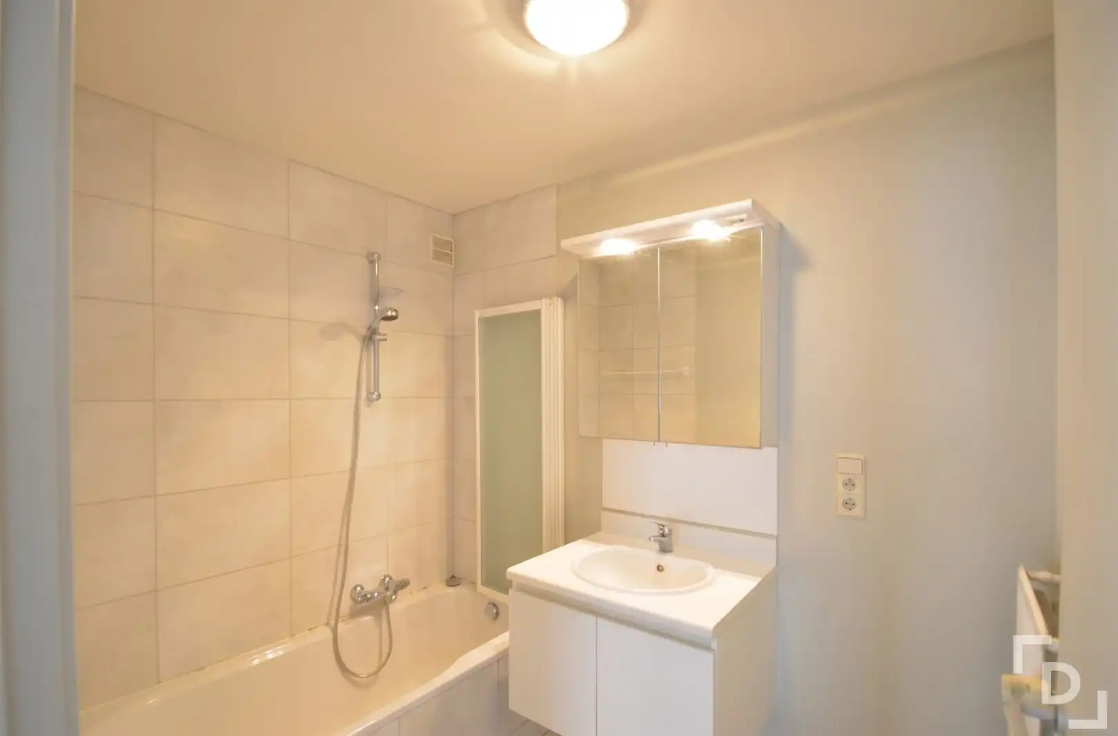 Appartement met garage foto 5