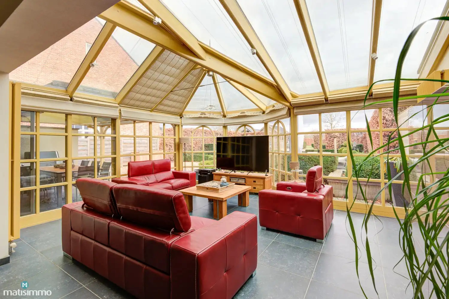 INSTAPKLARE EN ENERGIEZUINIGE WONING MET INPANDIGE GARAGE, TUINKAMER, KELDER EN RUIME TUIN TE ELST foto 11