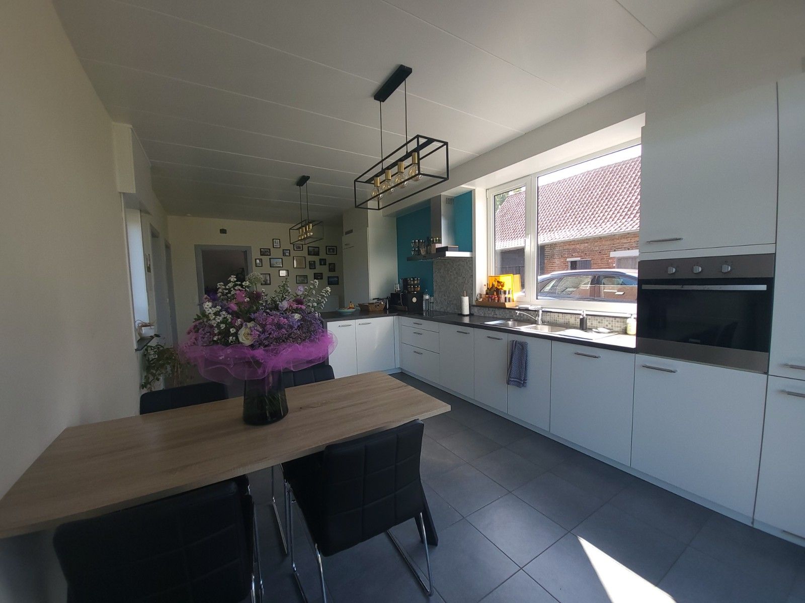 Alleenstaande woning met grote weide en stalling foto 9