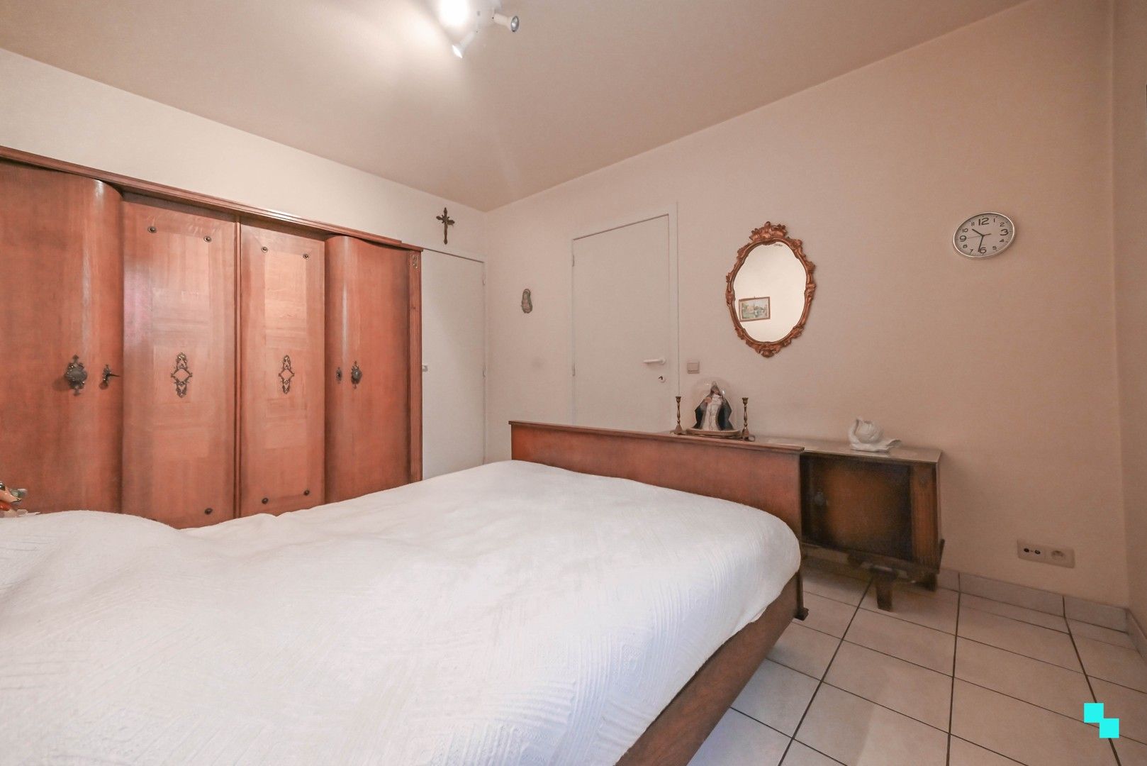 Ruim en instapklaar tweeslaapkamer appartement in hartje Izegem foto 19