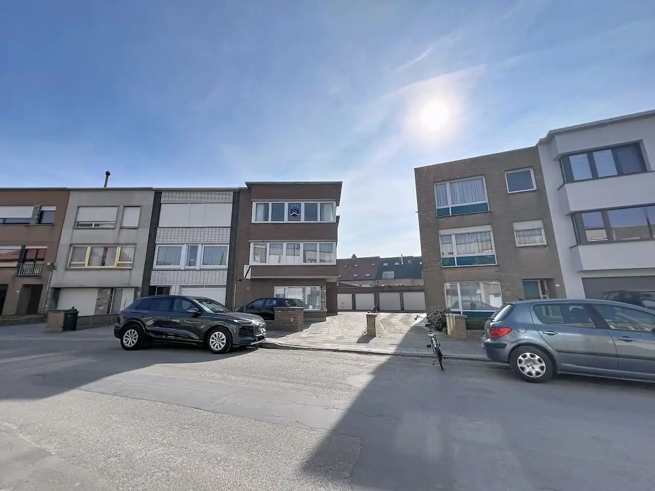 Mooi ingedeeld twee slaapkamerappartement in het hart van Heist. foto 2