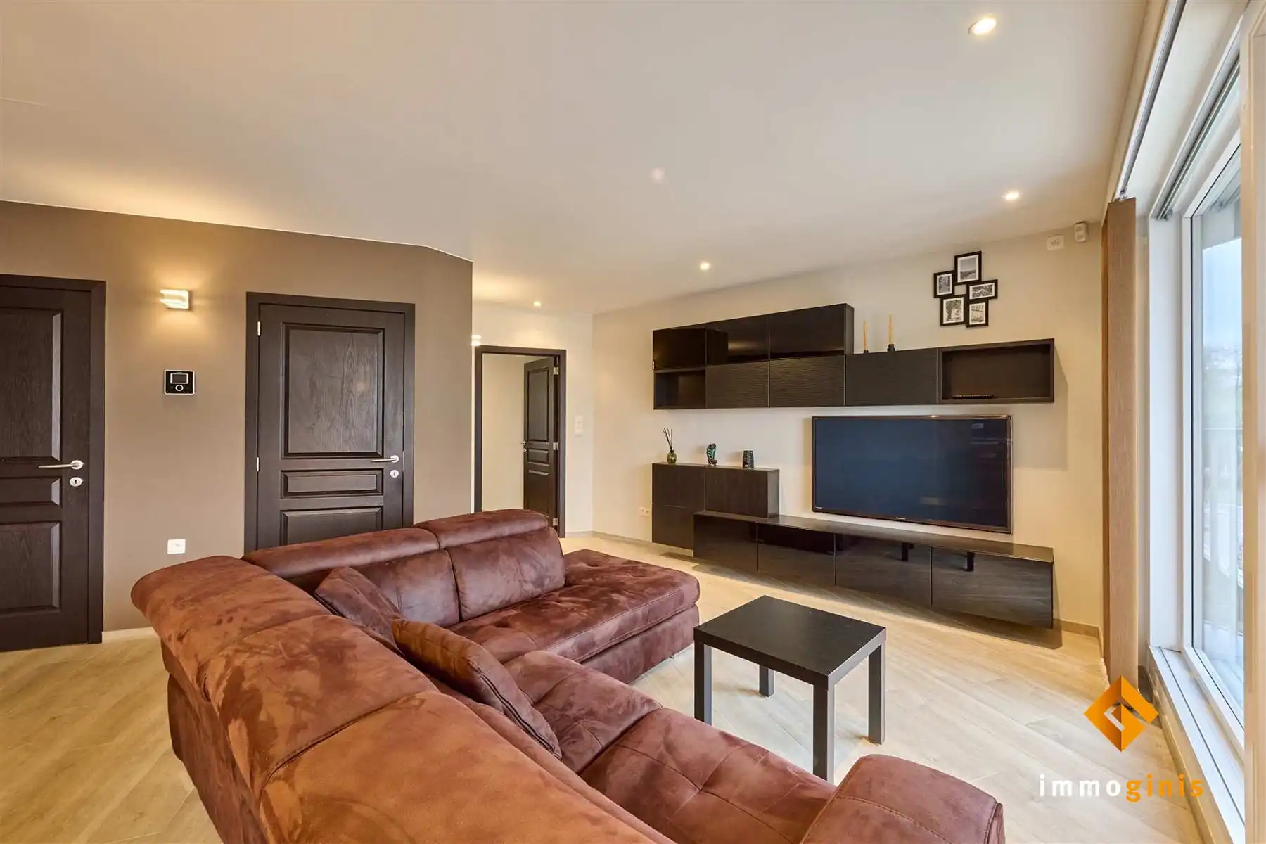 Instapklaar 1- slaapkamerappartement op 2e verdieping in het centrum van Lommel! foto 6