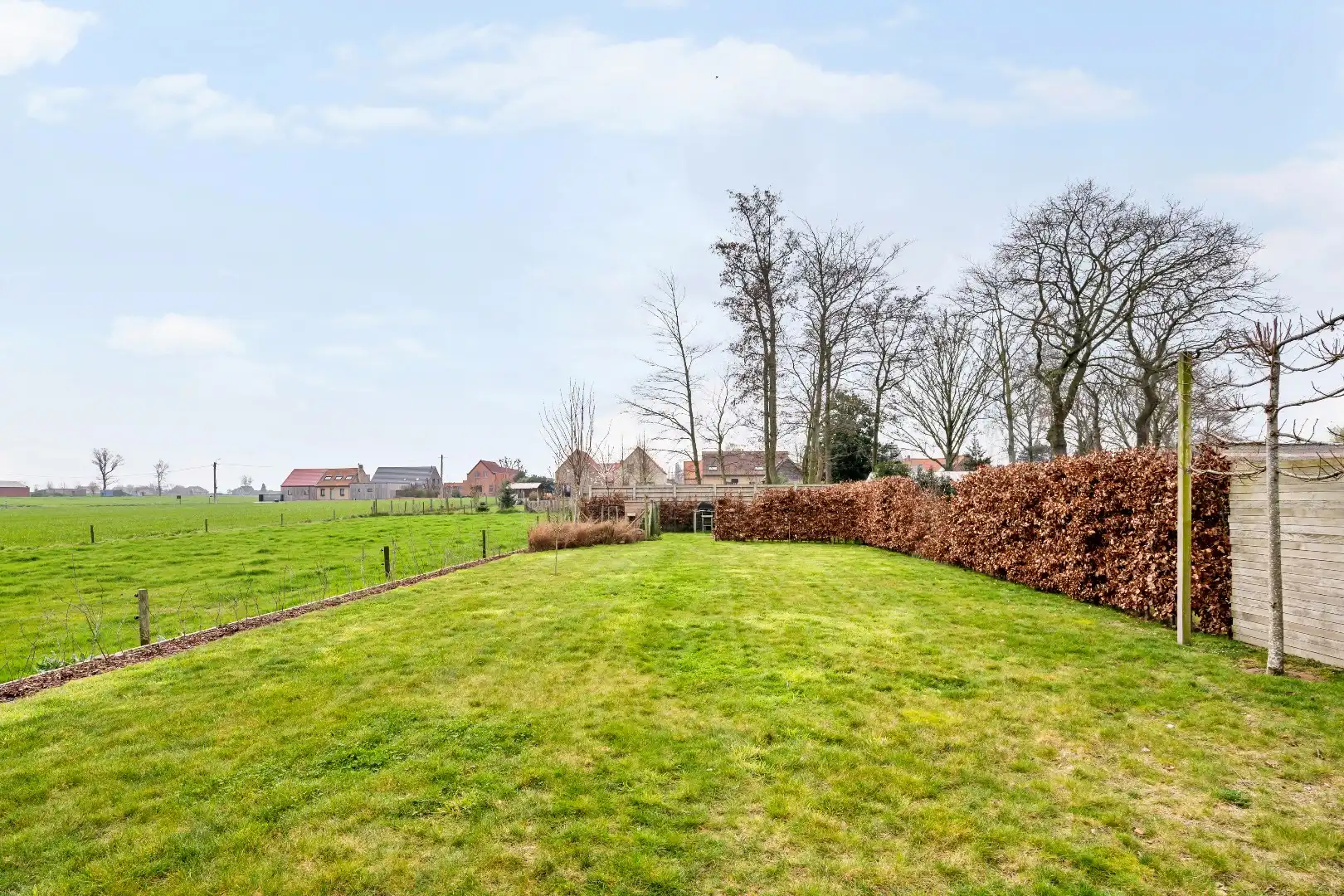 Recente en energiezuinige woning met 3 slaapkamers, ruime garage en tuin. foto 16