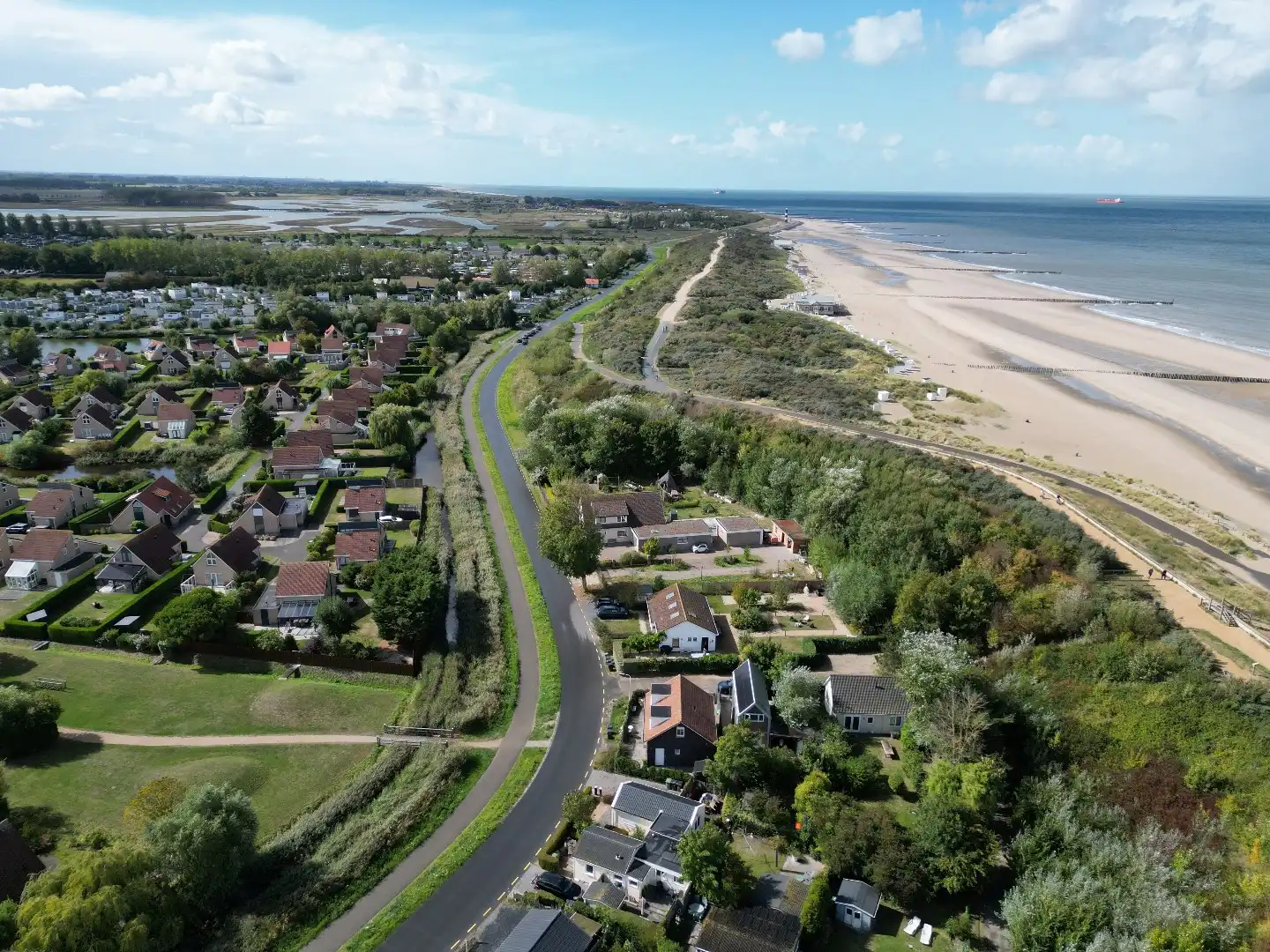 Strand in je achtertuin — wonen op toplocatie in Breskens foto 3