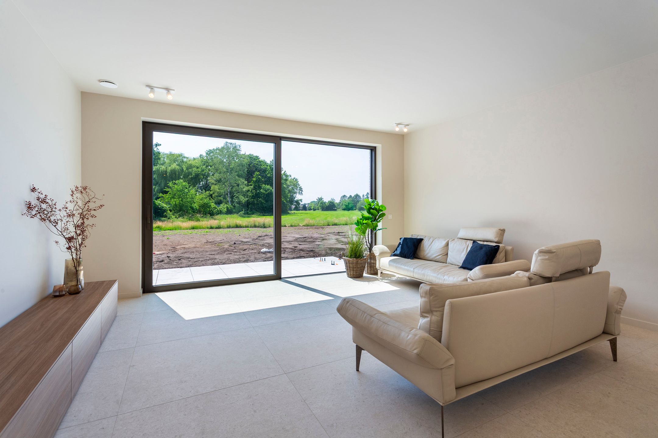 luxueuze nieuwbouwvilla met 3 slpks, garage en riante tuin foto 9