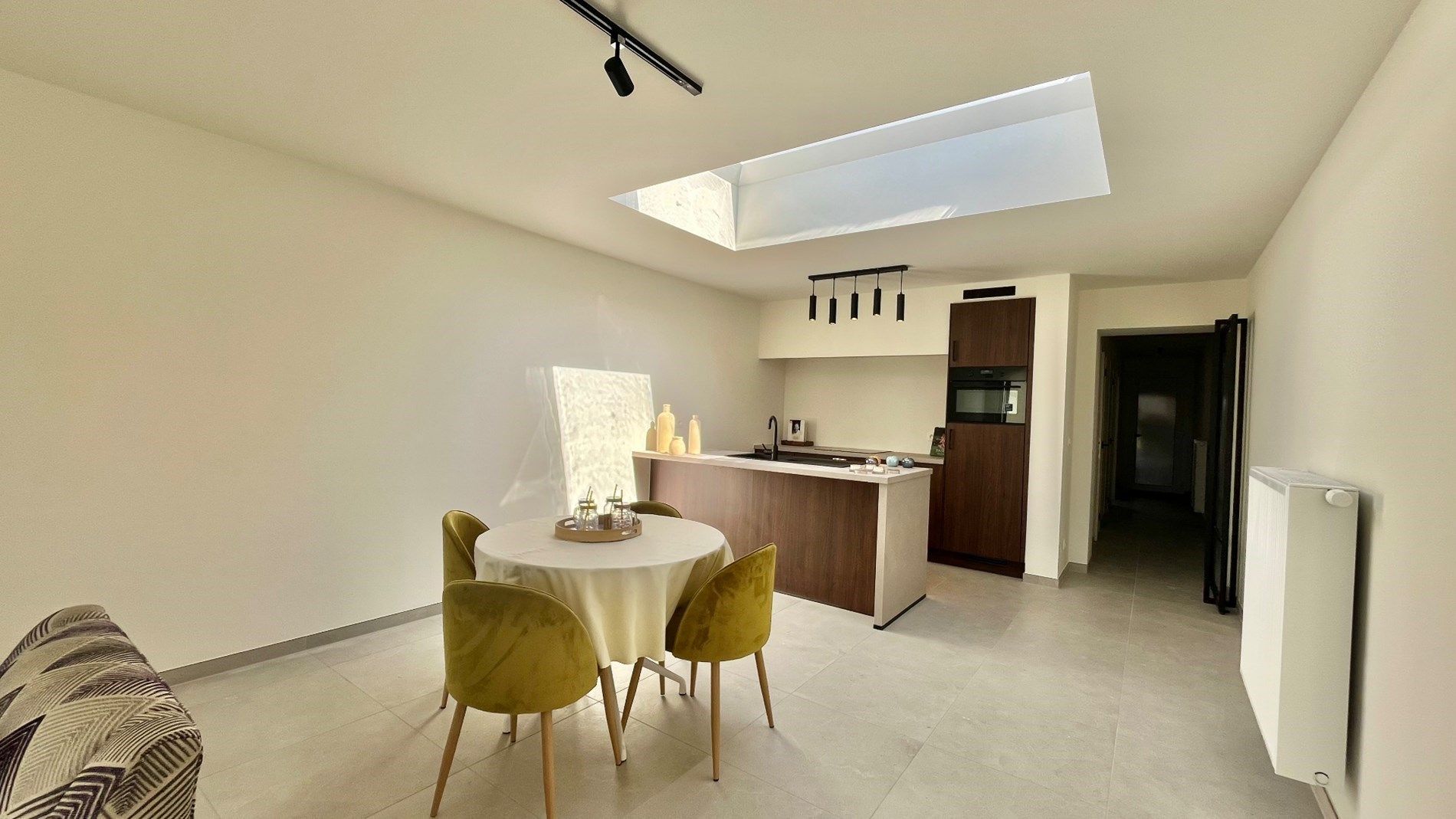 Nieuwe woning met 3 kamers en volle uitweg foto 2