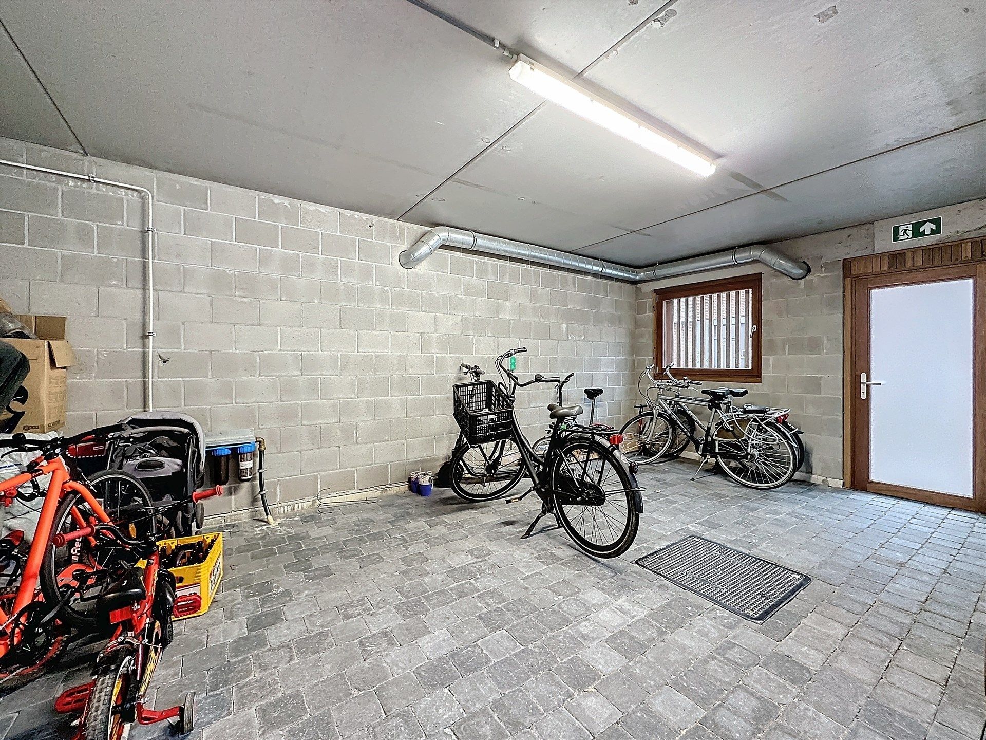 Energiezuinig en recent 3slaapkamerappartement met 2 terrassen in Sint-Niklaas foto 11