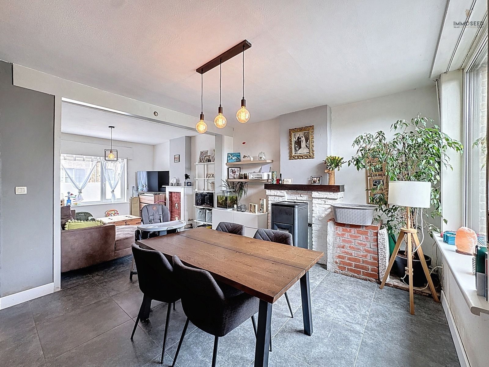 Hoofdfoto van de publicatie: Gezellige halfopen woning met aangelegde tuin in Oudenburg