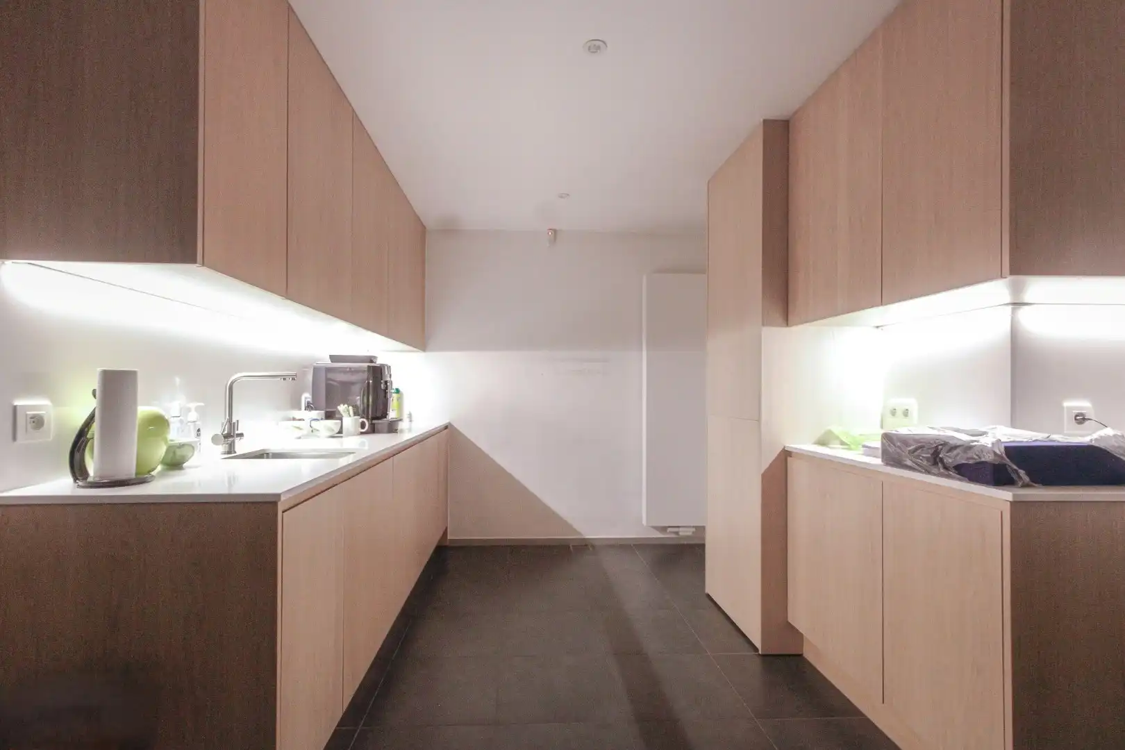 Instapklare kantoorruimte te koop Knokkestraat 56 Heist foto 12